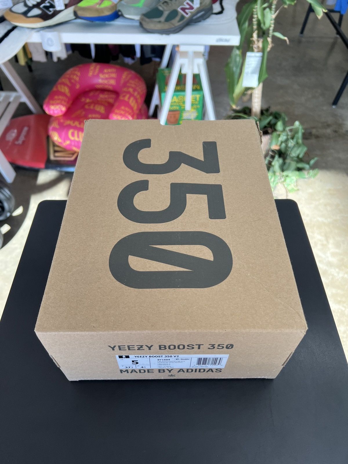 Adidas Adidas Yeezy 350 V2 Core Black White Oreo Sz. 5Y (2016) Size US 5 / EU 37 - 12 Thumbnail
