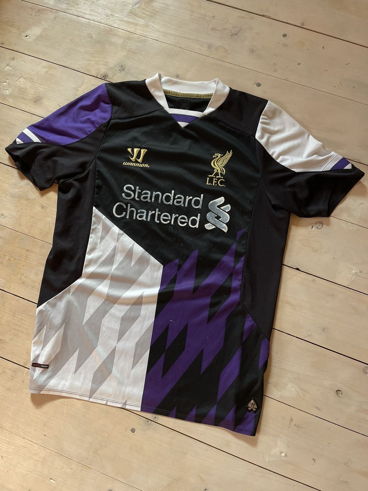 Warrior 2013 Warrior Liverpool #15 Sturridge soccer jersey Size US M / EU 48-50 / 2 - 4 Thumbnail