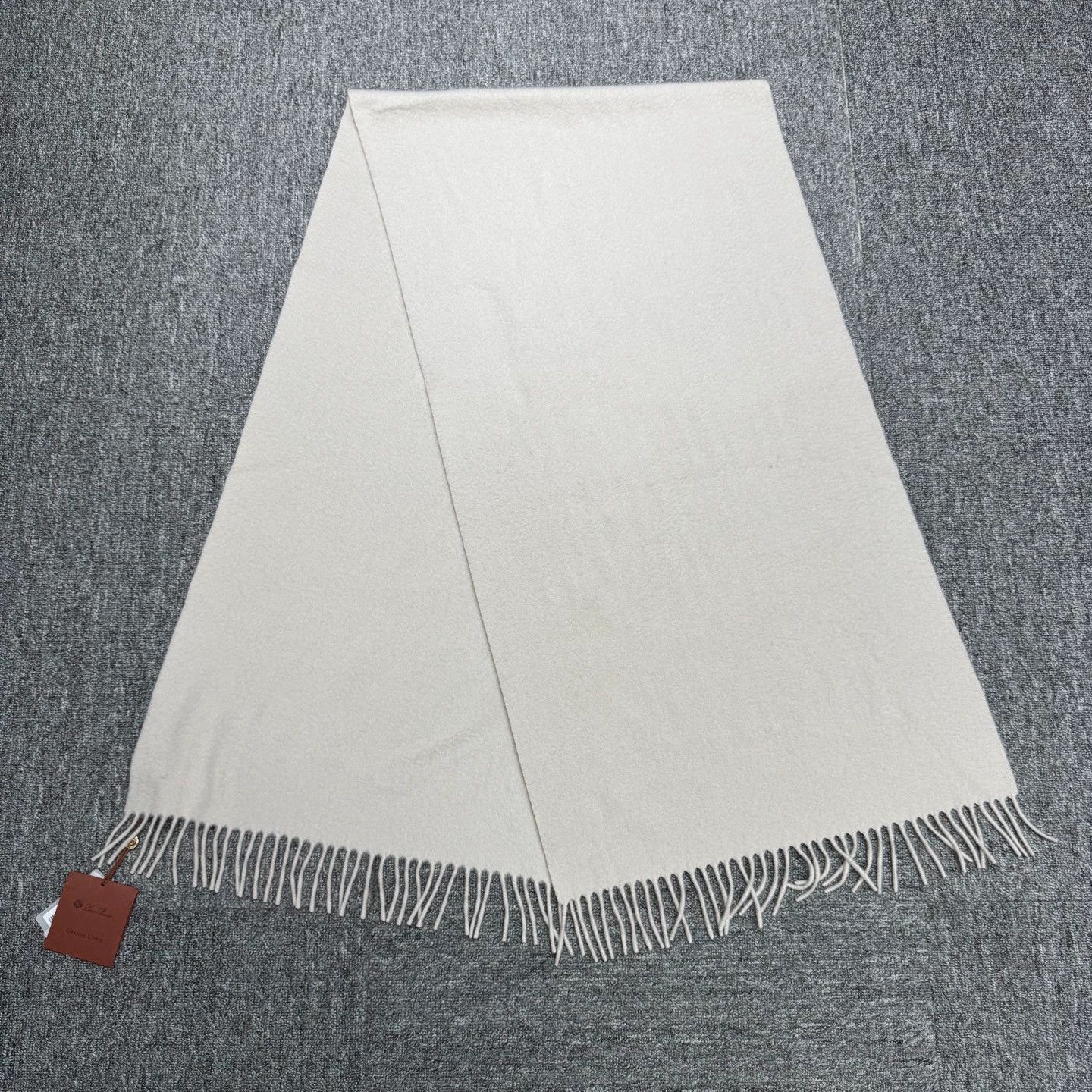 Loro Piana Loro Piana Cashmere Scarf 166x44cm New With Tags Size ONE SIZE - 2 Thumbnail