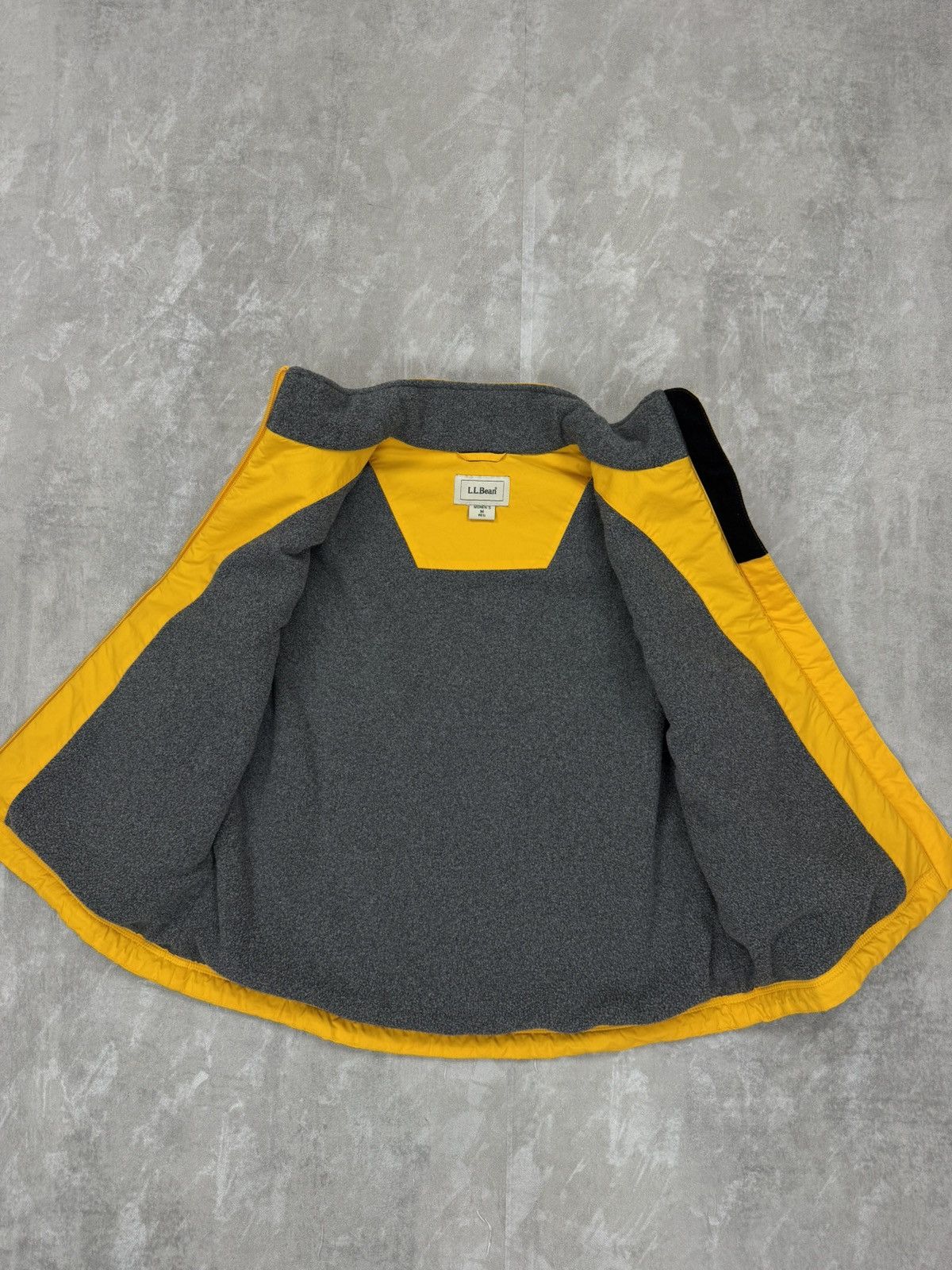 L.L. Bean Vintage L.L. Bean vest Womens work LL Bean ski vest size M Size M / US 6-8 / IT 42-44 - 2 Thumbnail