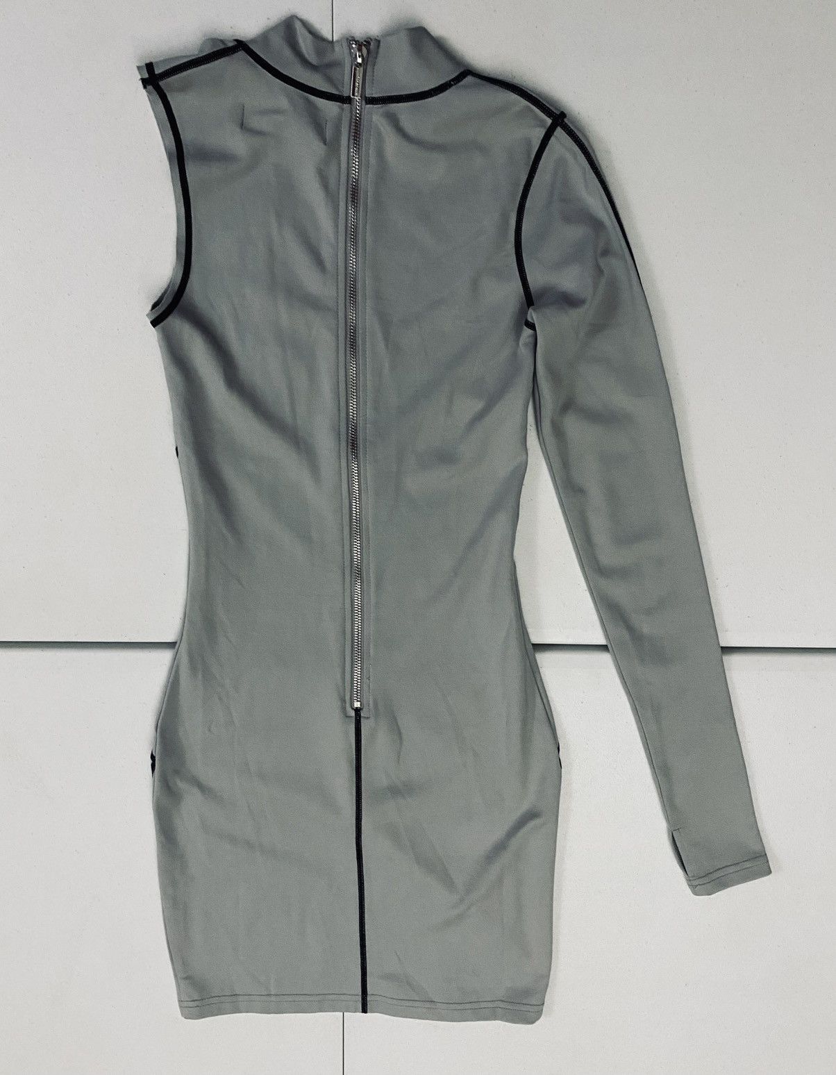 Maniere De Vior Manière De Voir Iced Gray One Sleeve Contrast Stitch Dress 8 Size M / US 6-8 / IT 42-44 - 5 Thumbnail