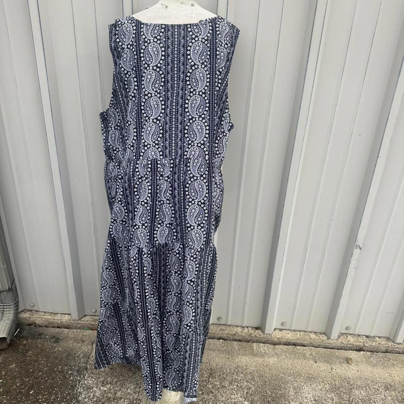 Other Navy and white paisley maxi dress with pockets #maxidress Size ONE SIZE - 3 Thumbnail