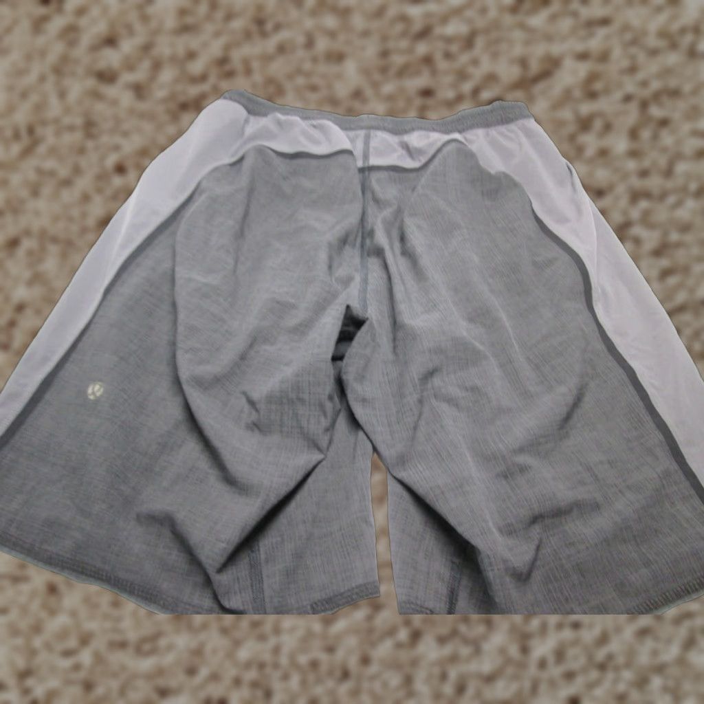 Lululemon Lululemon Mens Size L Athletic Shorts Gray Elastic Waist Pockets Pull On Logo Size US 33 - 1 Thumbnail