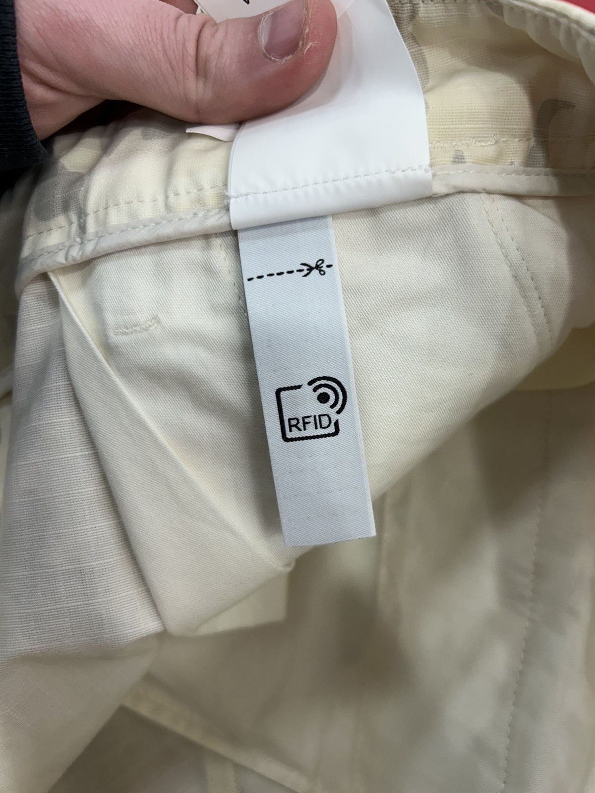 Stone Island × Supreme Stone Island x Supreme Camo Cargo Pants Size US 30 / EU 46 - 9 Thumbnail
