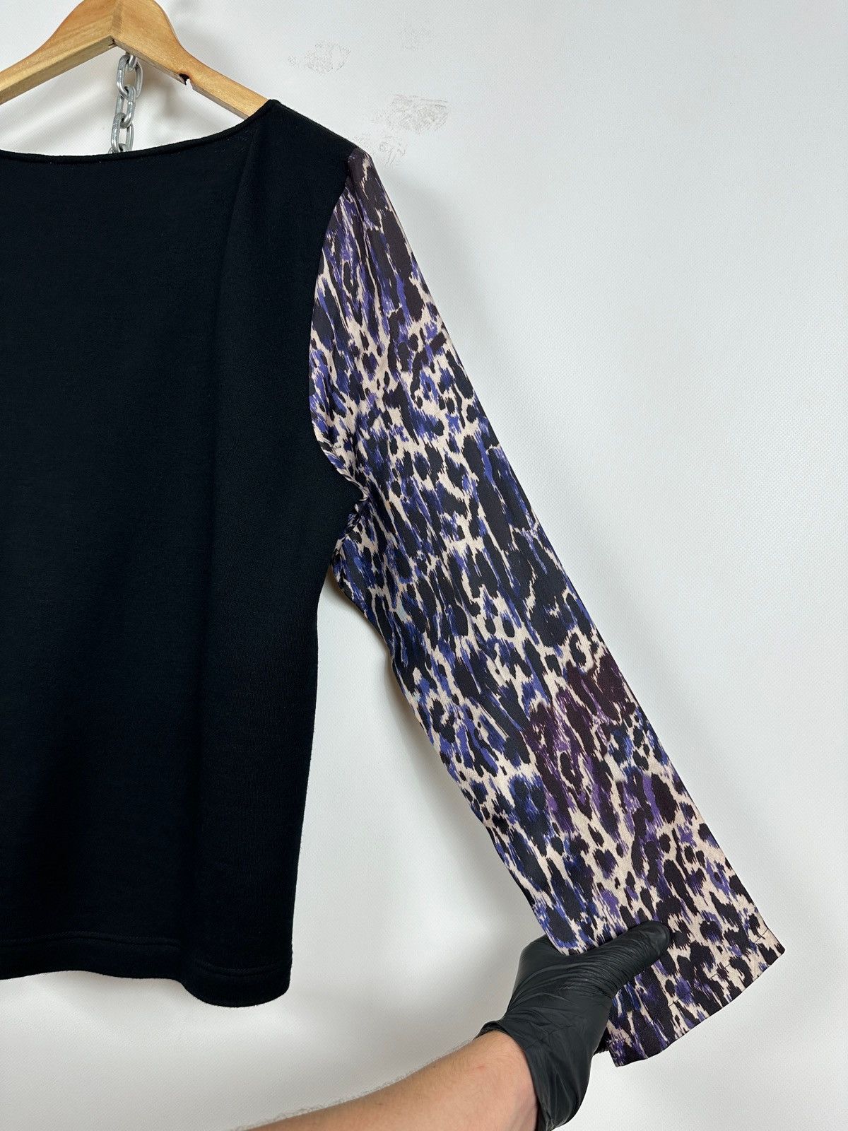 Dries Van Noten Dries Van Noten Black Wool / Leopard Silk Sleeve Sweater Size M / US 6-8 / IT 42-44 - 21 Thumbnail