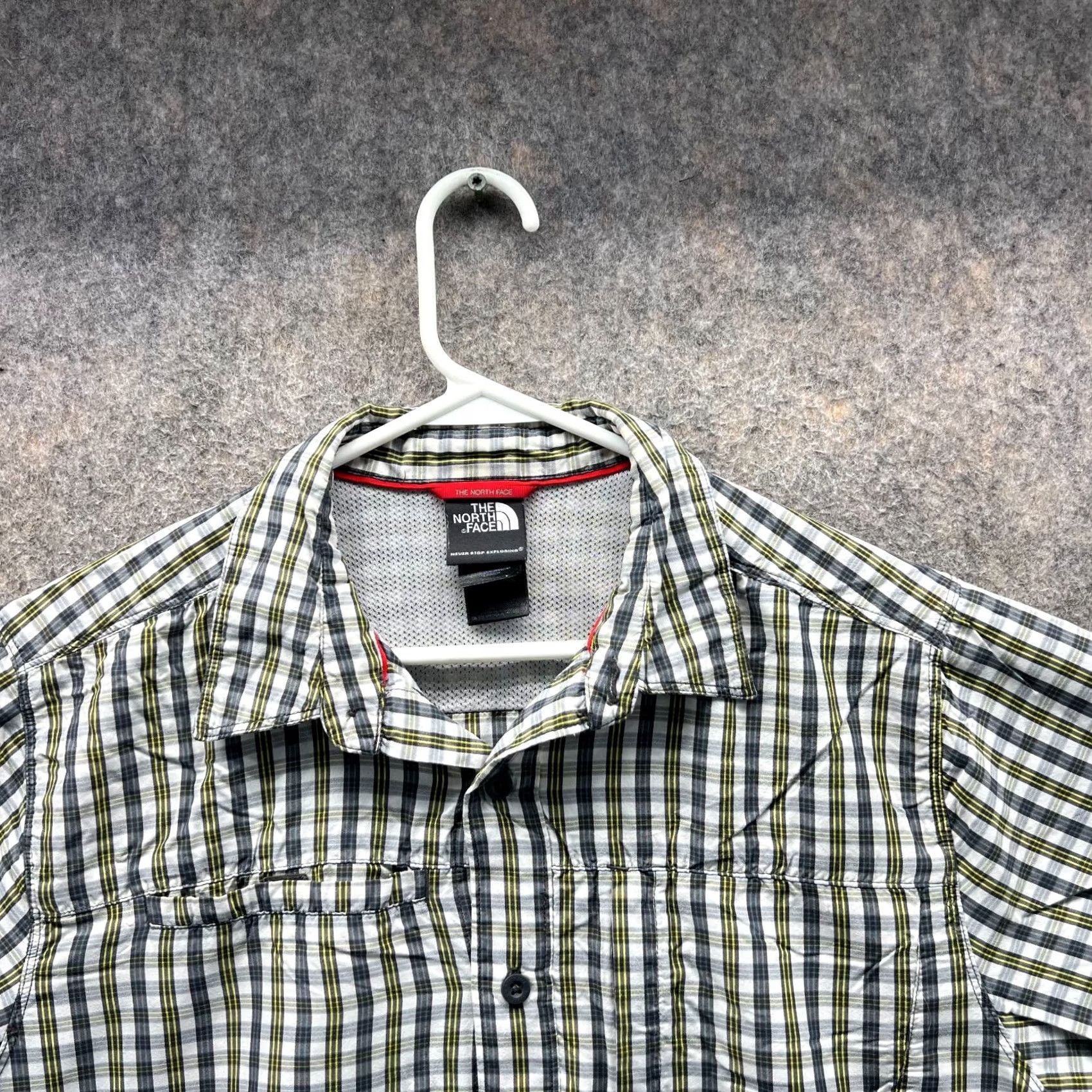 The North Face VINTAGE The North Face Shirt Men Medium Gray Button Down Outdoors Hiking Short Sleeve Size US M / EU 48-50 / 2 - 6 Thumbnail
