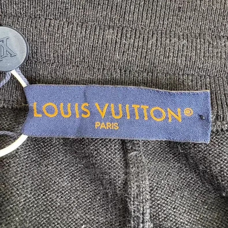 Louis Vuitton Louis Vuitton size m Letter embroidered logo knit slacks pa Size US 28 / EU 44 - 3 Thumbnail