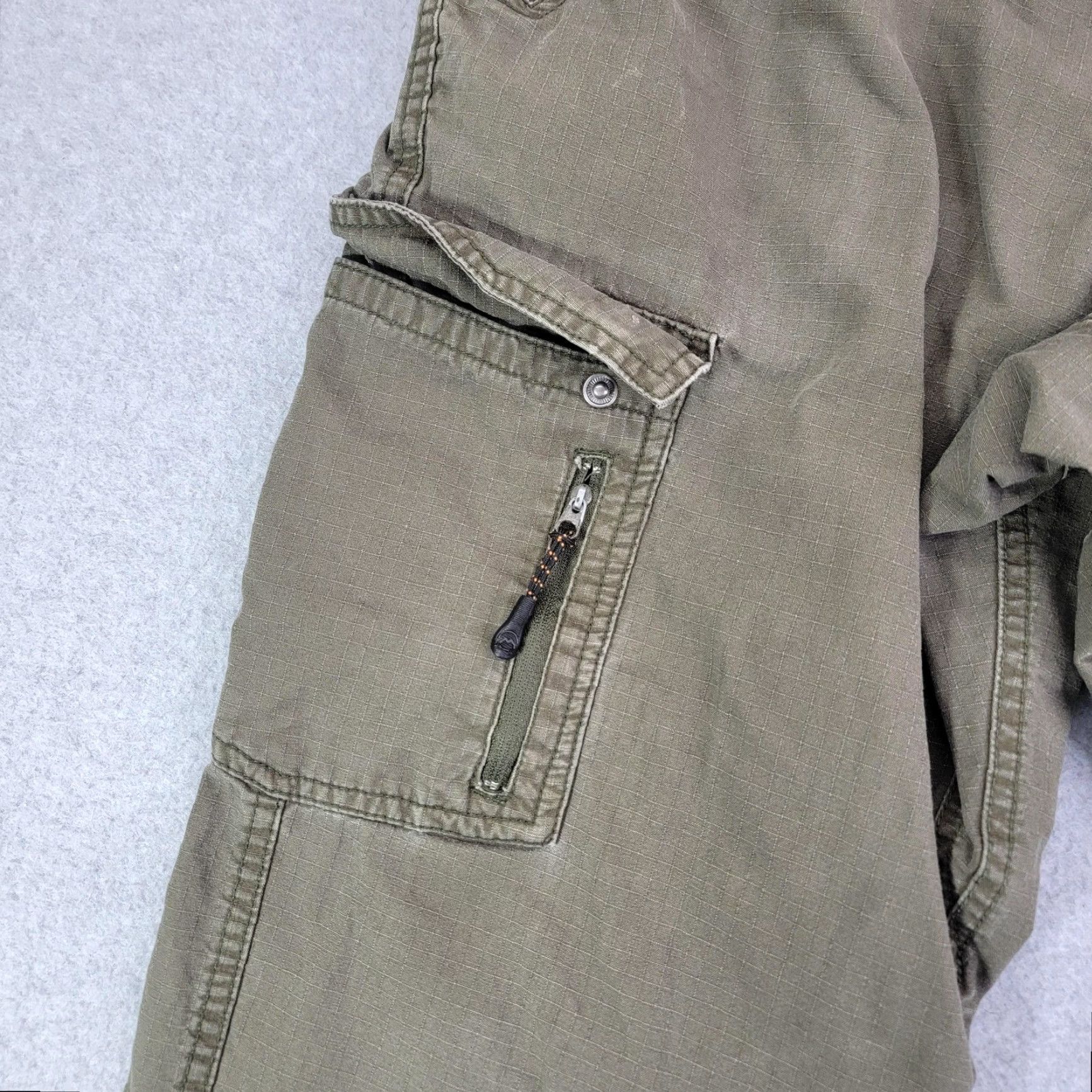 Vintage Magellan Outdoors Pants Mens 36x32 Green Cargo Canvas Elastic Waist Pockets Size US 36 / EU 52 - 4 Thumbnail