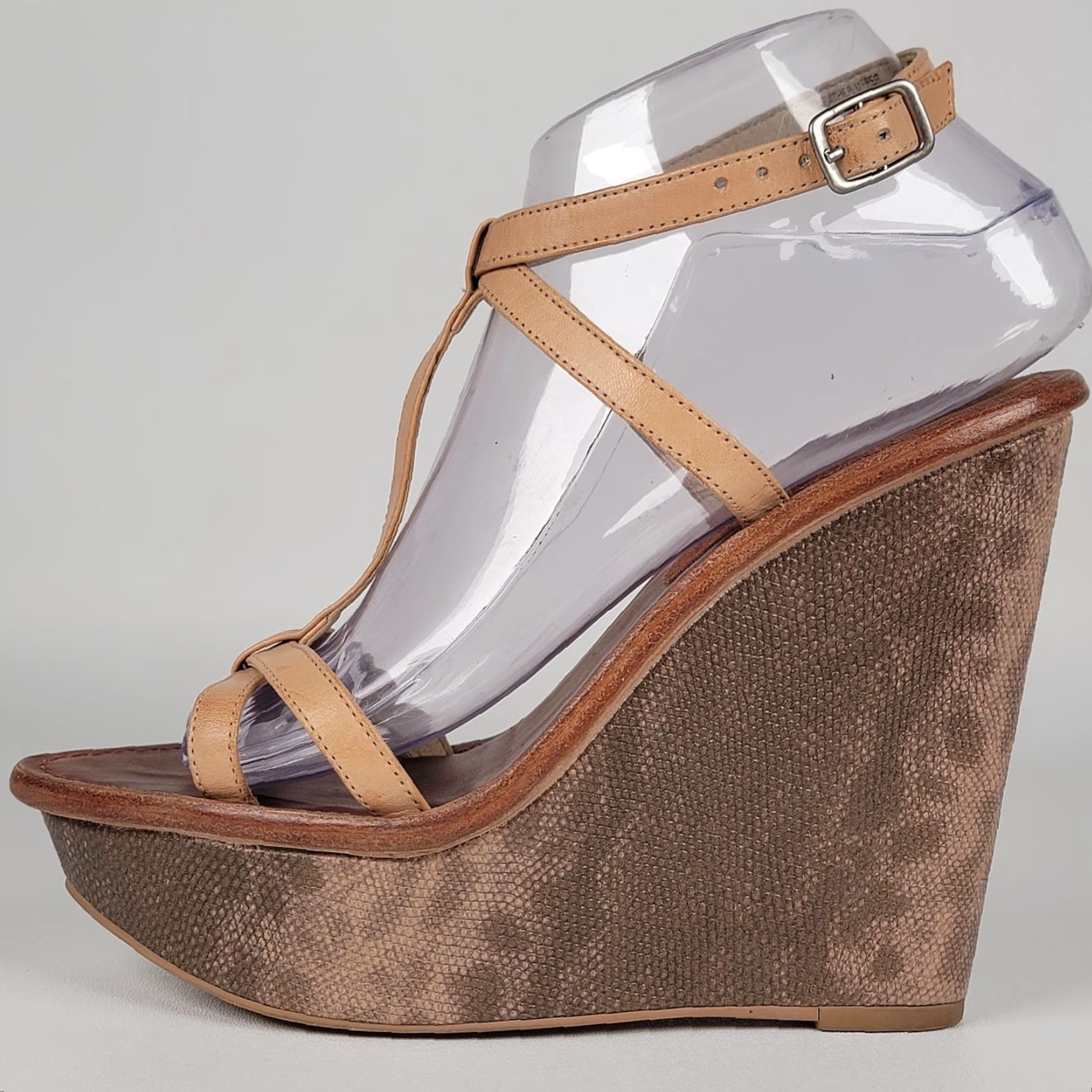 Elizabeth and James Elizabeth and James Hazel Snake Embossed T-Strap Wedge Sandals US 8 B Natural Platforms & Wedges Women's Leather Buckle Snake 90s? Size US 8 / IT 38 - 6 Thumbnail