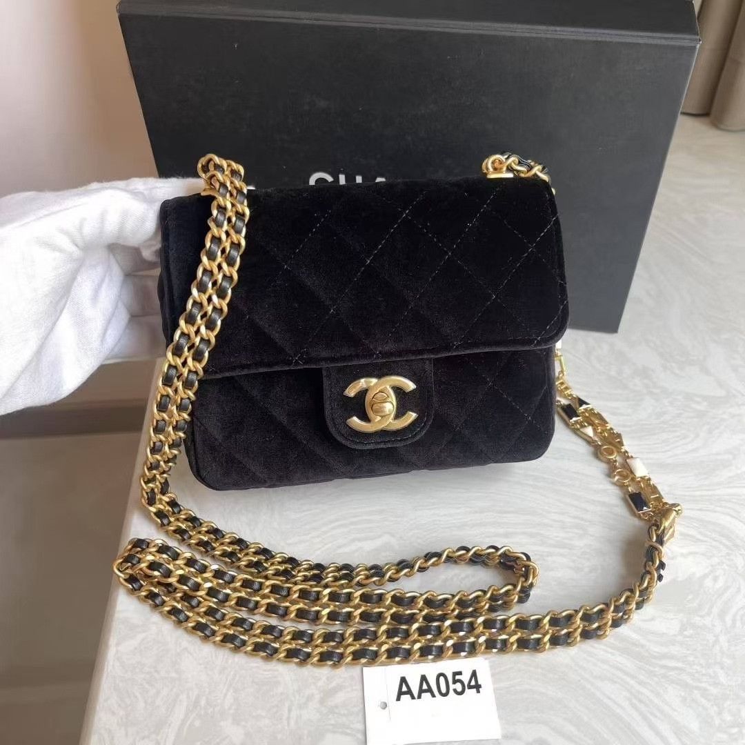 Chanel Pre-loved Bag Very good condition Size ONE SIZE - 1 Thumbnail
