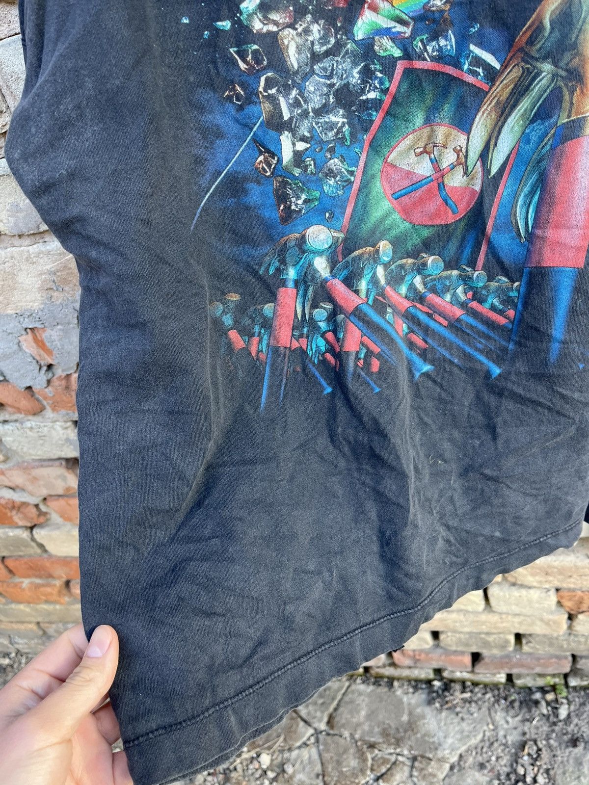 Band Tees × Pink Floyd × Vintage Vintage Pink Floyd The Wall Thrashed Distressed T Shirt Tee Size US M / EU 48-50 / 2 - 8 Thumbnail