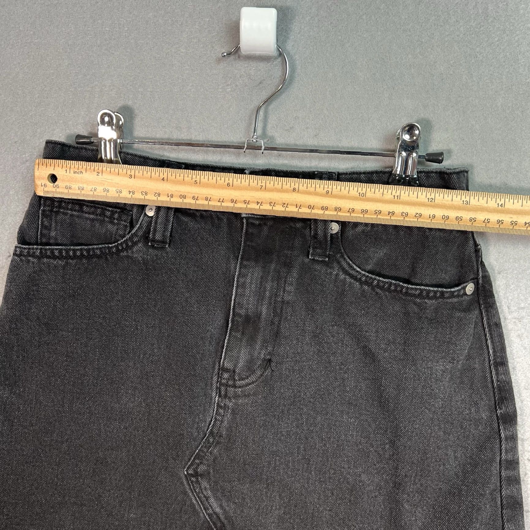 Madewell VINTAGE Madewell Skirt Women 24 Black Denim A-Line Mini Raw Hem 90s Punk Grunge Retro Pockets Womens Size 42" / US 20 - 2 Thumbnail