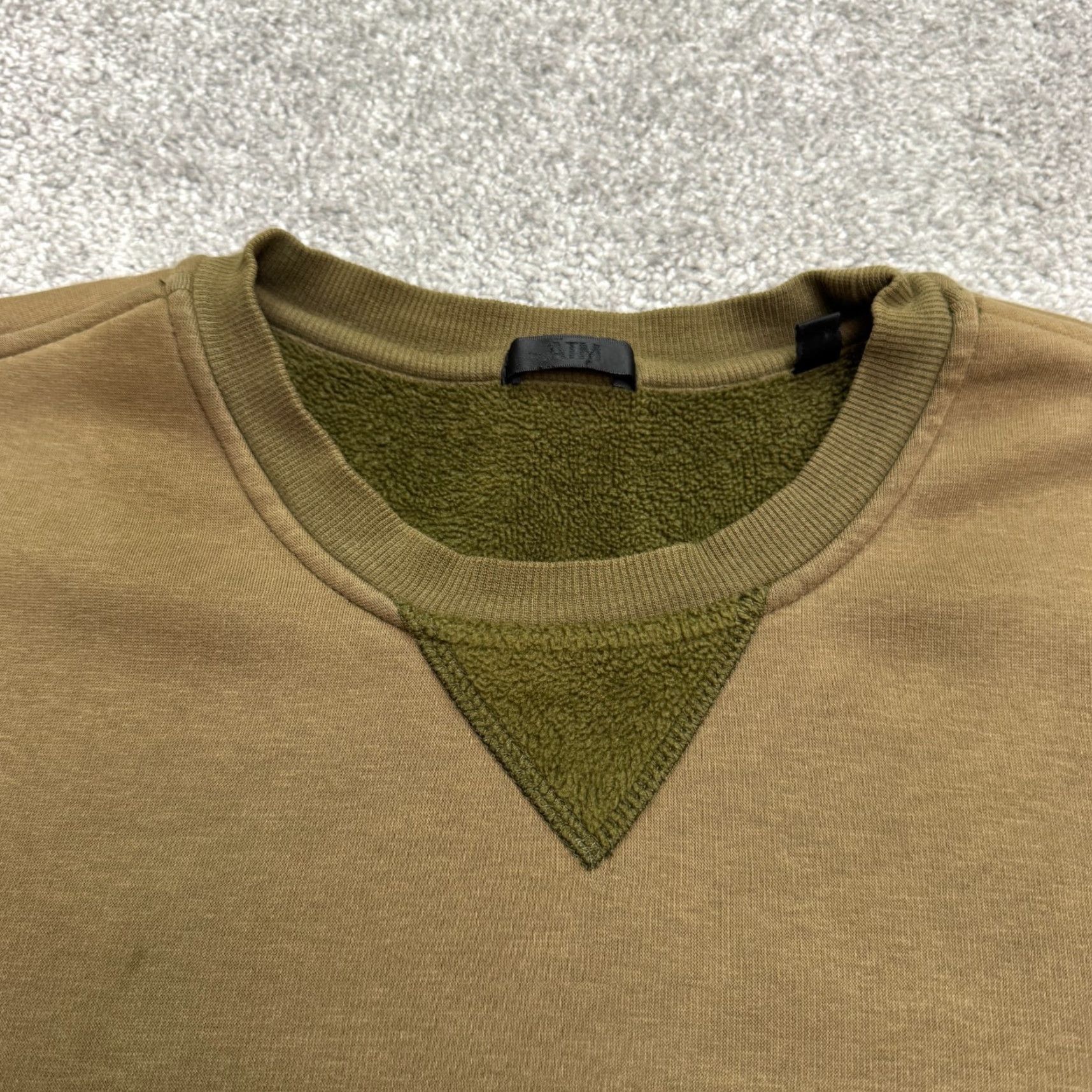 Olive ATM Pullover Sweatshirt Mens L Olive Green Elbow Patch Logo Classic Outdoor Streetwear Size US L / EU 52-54 / 3 - 2 Thumbnail