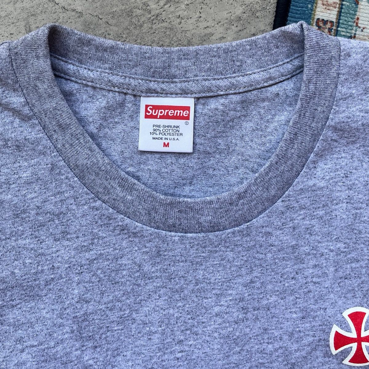 Independent Truck Co. × Supreme Supreme x Independent Old English FW17 Size US M / EU 48-50 / 2 - 4 Thumbnail