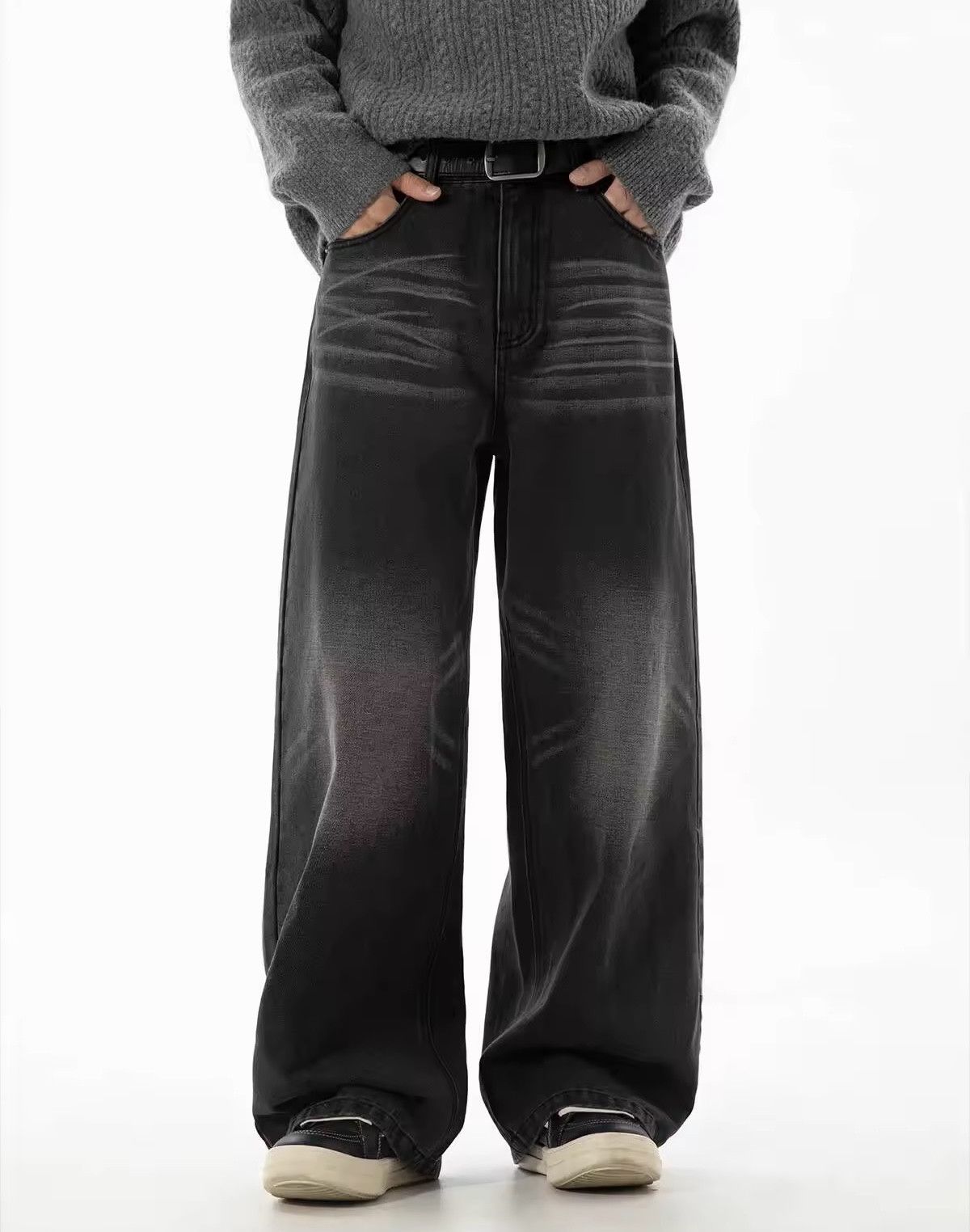 Japanese Brand Vintage Pleated Loose Jean Men Size US 30 / EU 46 - 1 Thumbnail