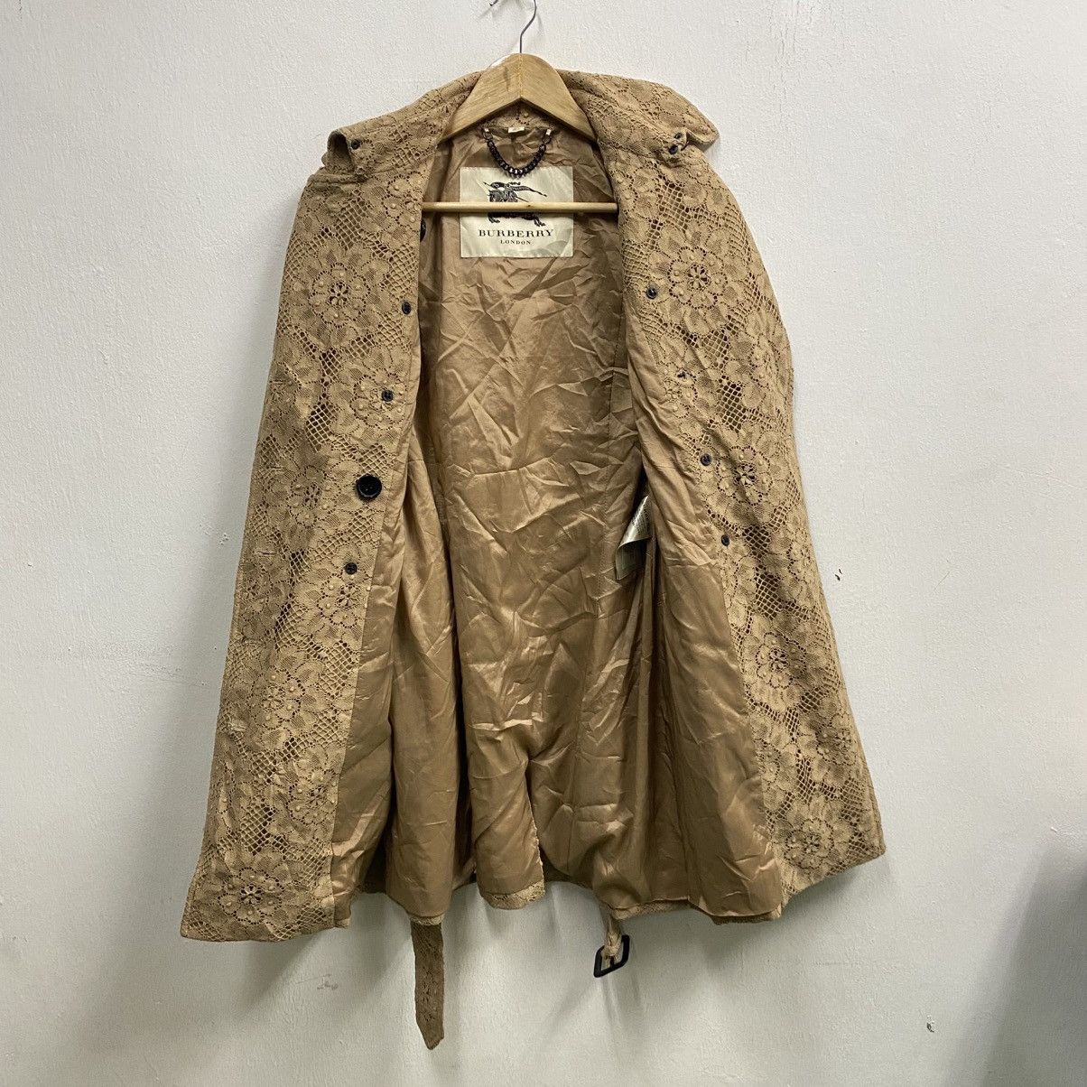 Burberry Burberry London Camel Lace Belted Trench Coats Size XS / US 0-2 / IT 36-38 - 3 Thumbnail