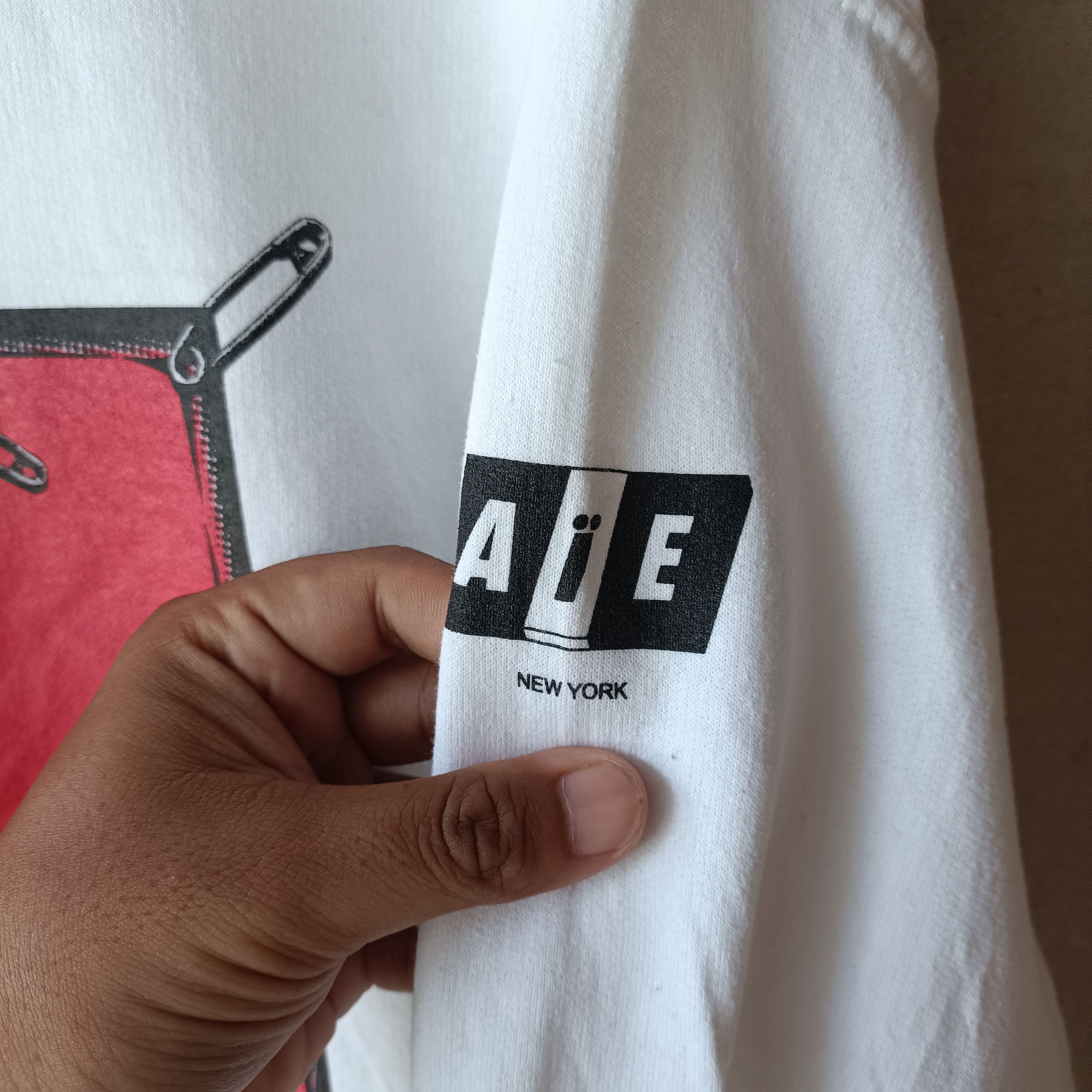 Nepenthes AiE Nepenthes Art In Edication Sweatshirt New York Size US XL / EU 56 / 4 - 4 Thumbnail
