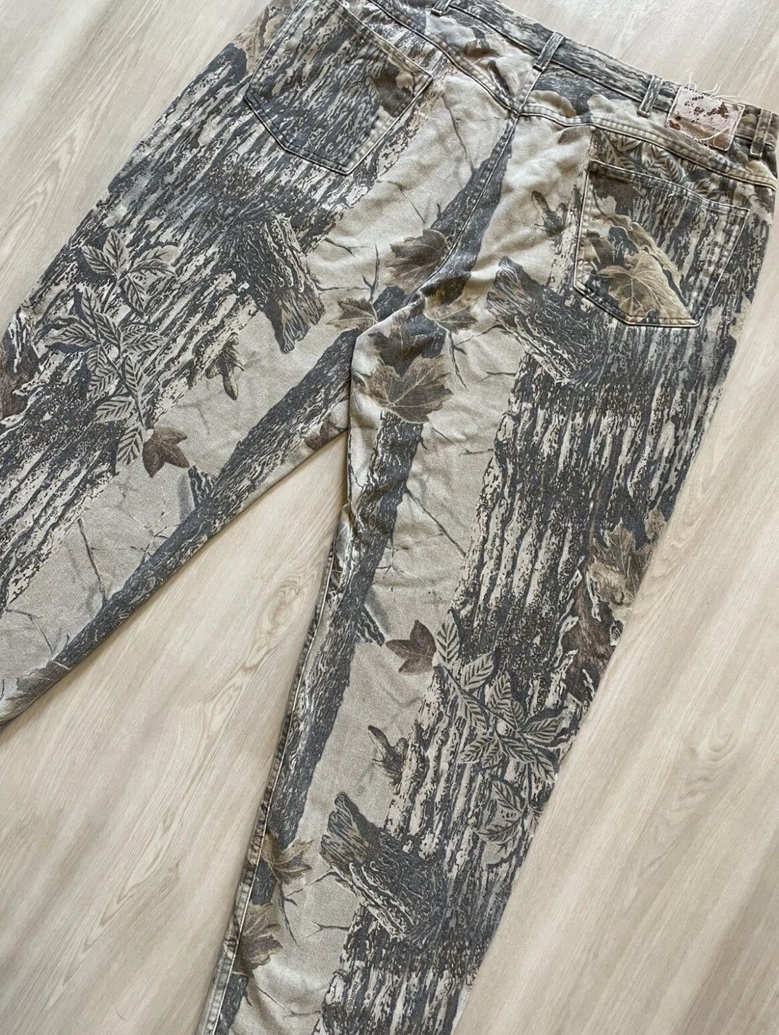 Vintage Vintage Cabelas Realtree Tree Bark Brown Camo jean Tagged 44 Size US 41 - 2 Thumbnail