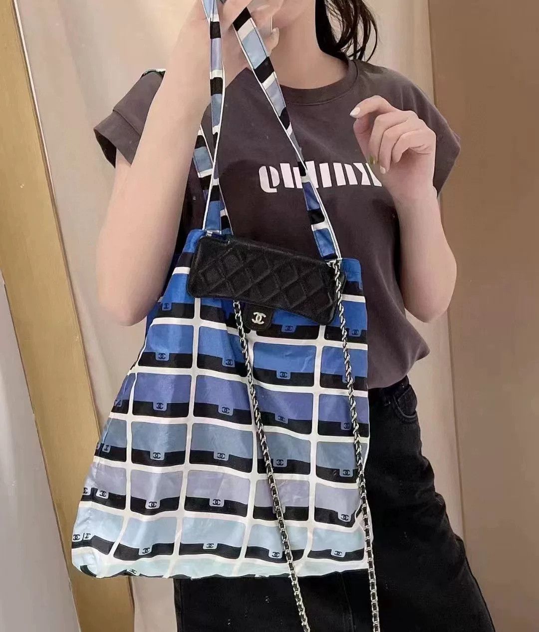 Chanel Pre-loved Bag Very good condition Size ONE SIZE - 1 Thumbnail