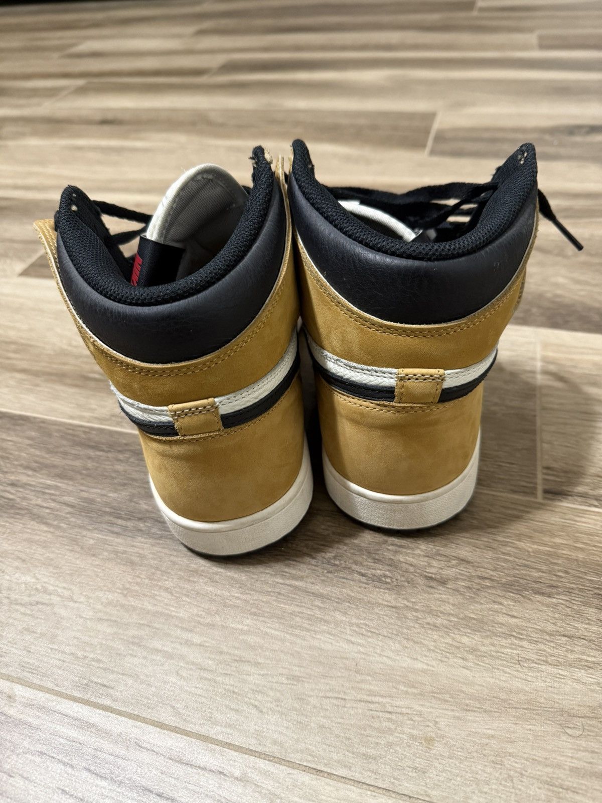 Nike Jordan 1 retro high Rookie of the year Size US 10.5 / EU 43-44 - 3 Thumbnail