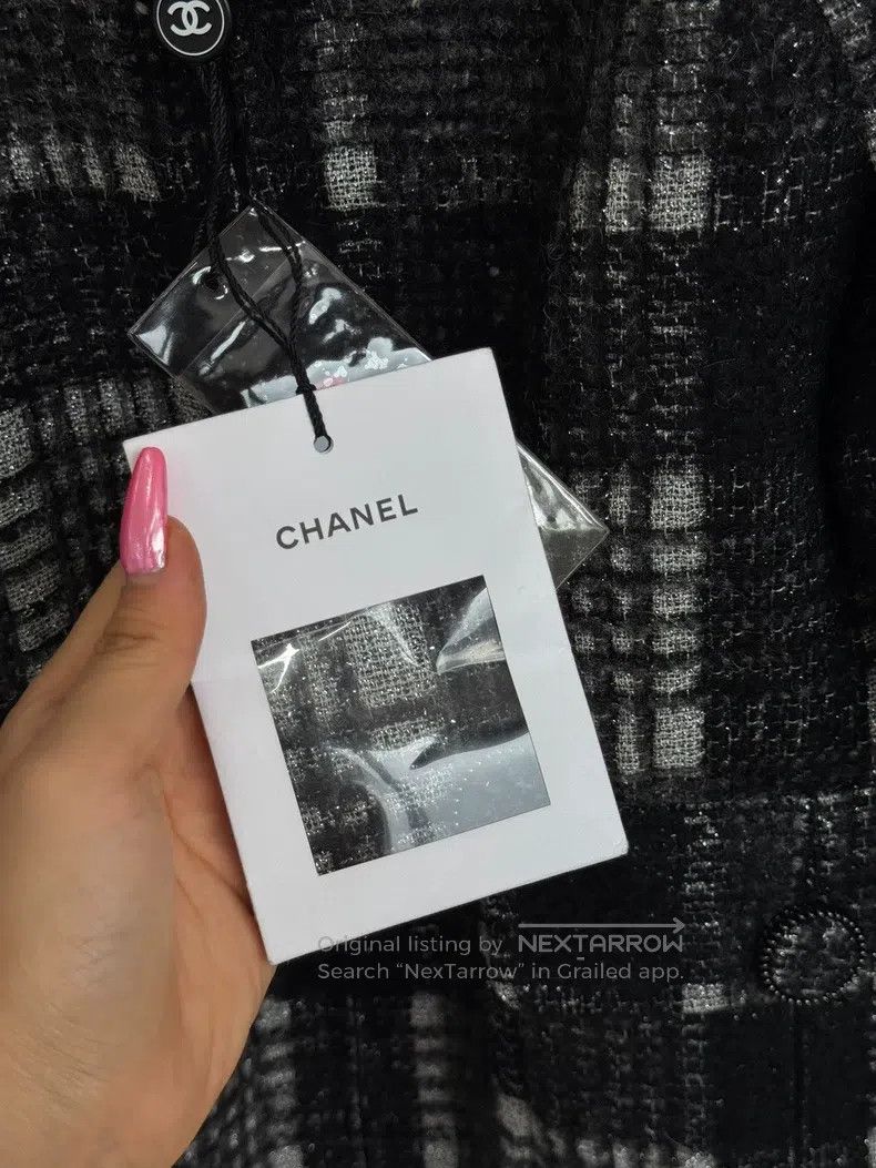 Chanel Chanel Handicraft workshop chair series black and white pl Size XS / US 0-2 / IT 36-38 - 4 Thumbnail