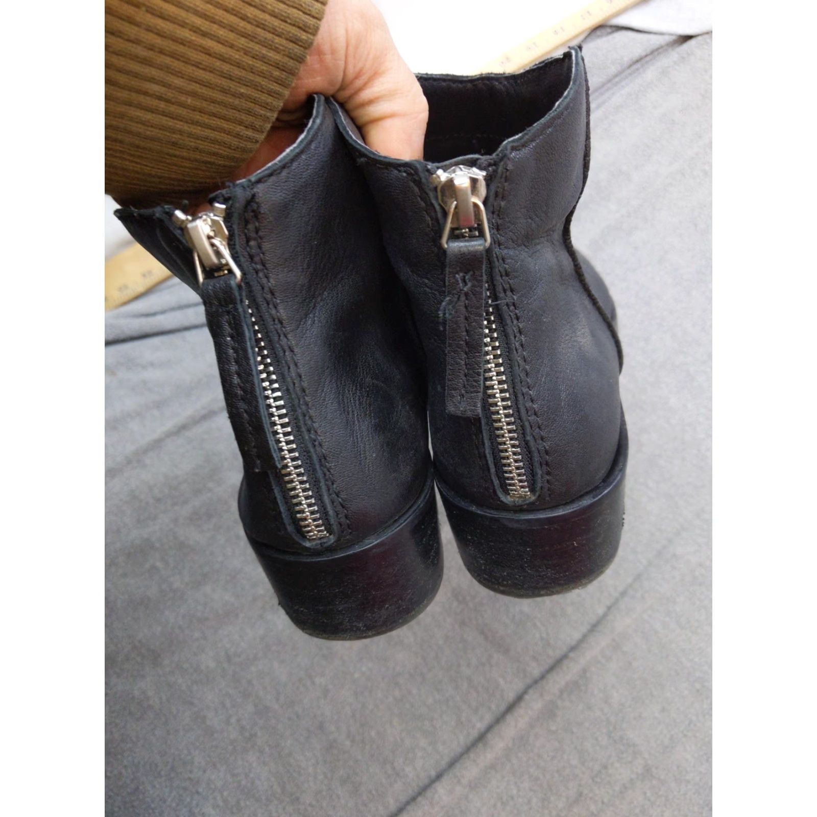 Dolce Vita Dolce Vita Tavin Boots Womens 9.5 Black Leather Ankle Zip Low Heel Booties Size US 10 / IT 40 - 5 Thumbnail