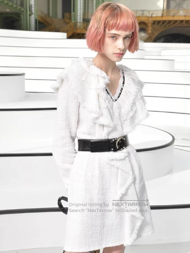Chanel Chanel Ruffled tweed long-sleeved dress Size XS / US 0-2 / IT 36-38 - 8 Thumbnail