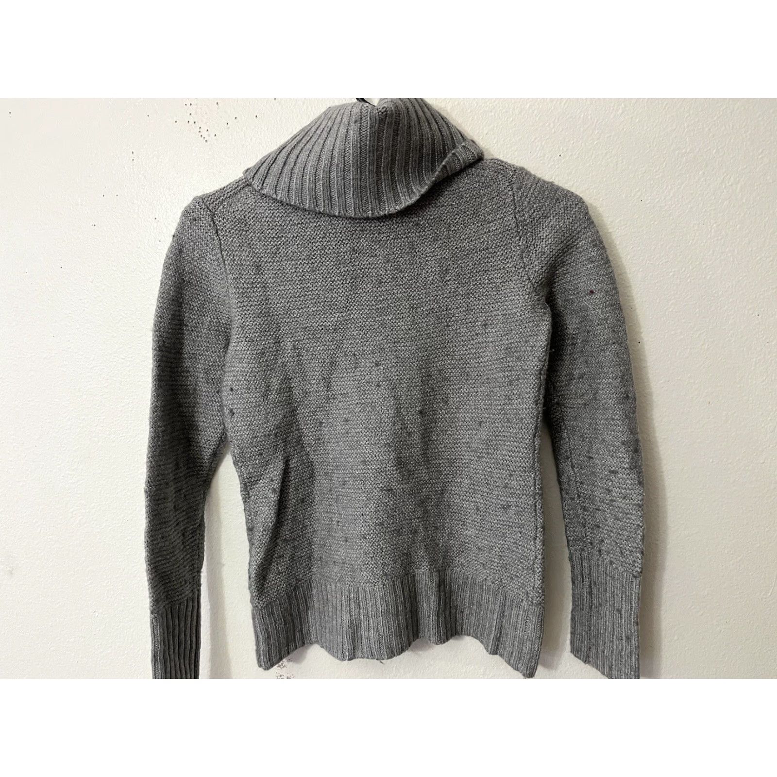 Banana Republic VINTAGE Banana Republic Gray Wool Blend Turtleneck Sweater Women Medium Italian Size M / US 6-8 / IT 42-44 - 2 Thumbnail