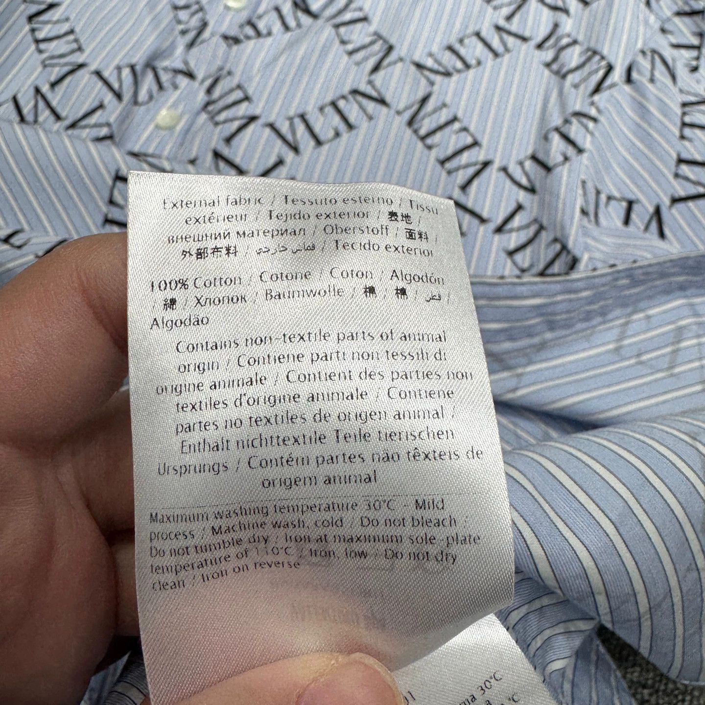 Valentino Valentino All Over Logo Print Shirt 38 Size US M / EU 48-50 / 2 - 4 Thumbnail