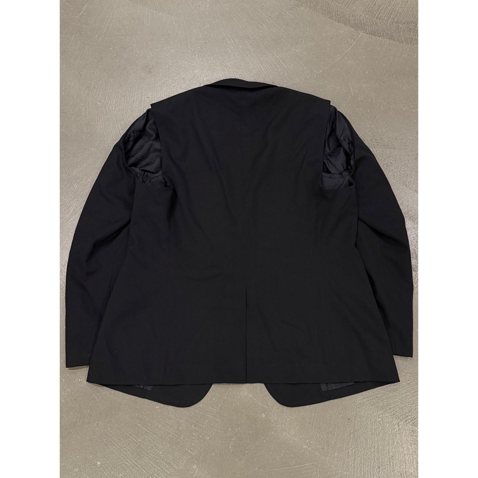 Comme des Garcons 2020s Comme des Garçons cut-out open shoulders blazer jacket Size US S / EU 44-46 / 1 - 3 Thumbnail