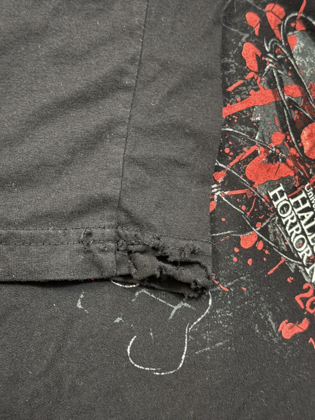 Vintage Distressed Vintage 00s Universal Studios Hollywood SAW Tee Size US XL / EU 56 / 4 - 5 Thumbnail