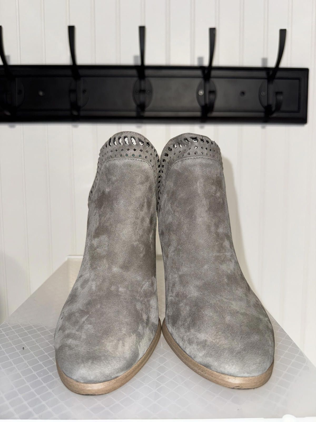 Vince Camuto Vince Camuto Suede Ankle Boots with Stacked Heel Size 5 Size US 5 / IT 35 - 1 Thumbnail
