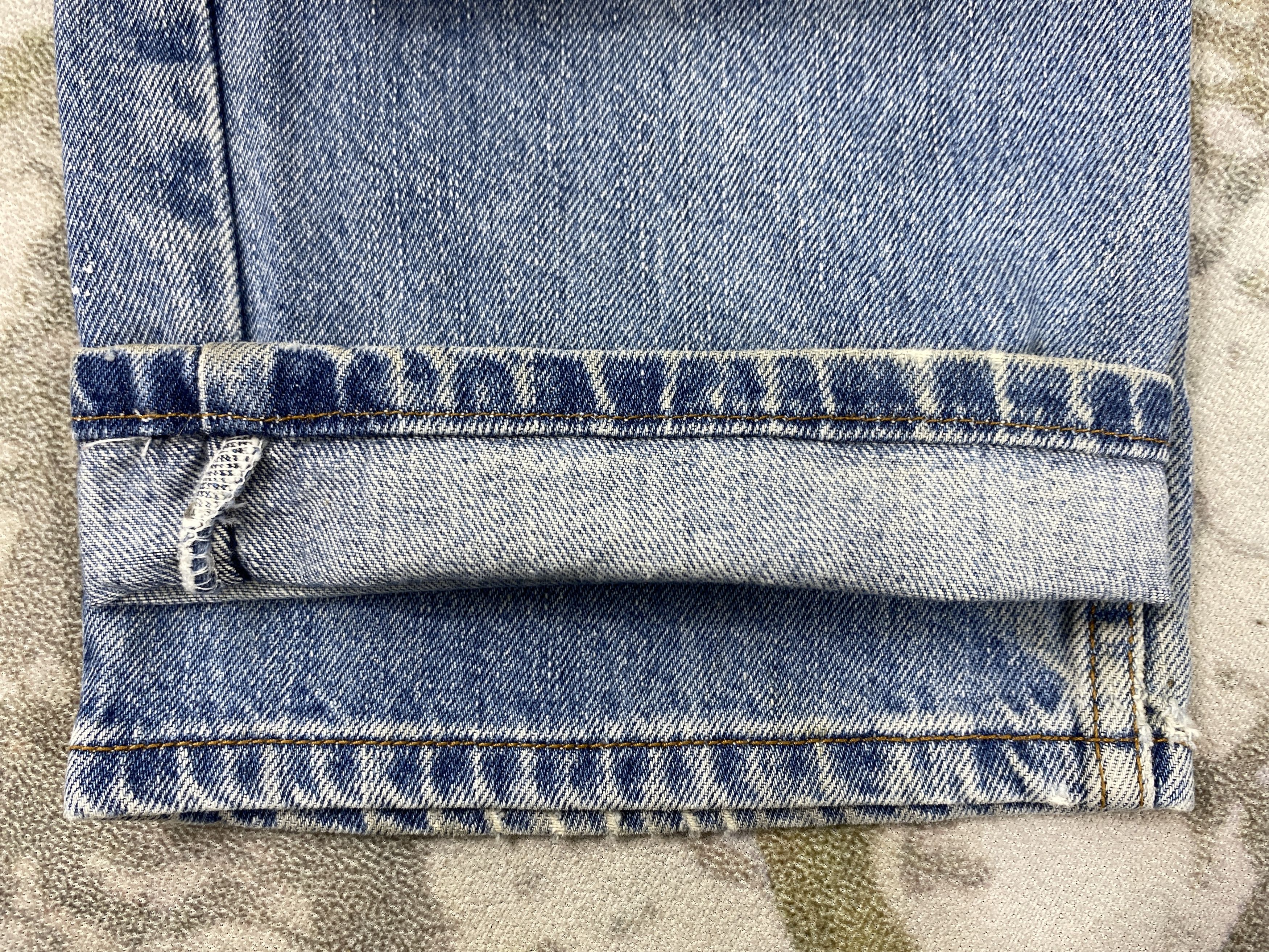 Vintage Light Blue Wash Vintage Levi's 550 36x32 Denim -JN2121 Size US 36 / EU 52 - 15 Thumbnail
