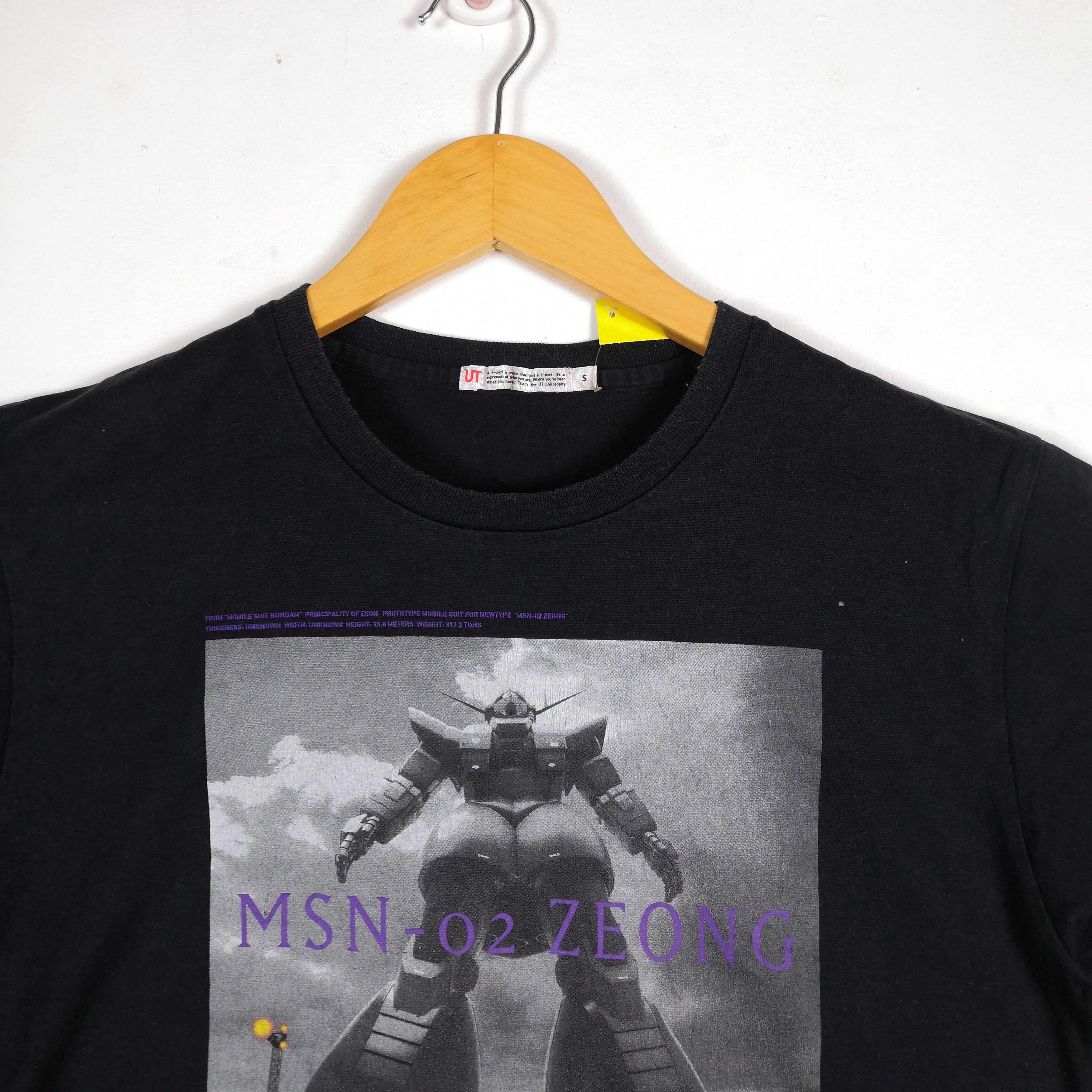 Anime Vintage Y2K Gundam Tshirt Japanese Anime Manga Hentai Tees Size US S / EU 44-46 / 1 - 3 Thumbnail