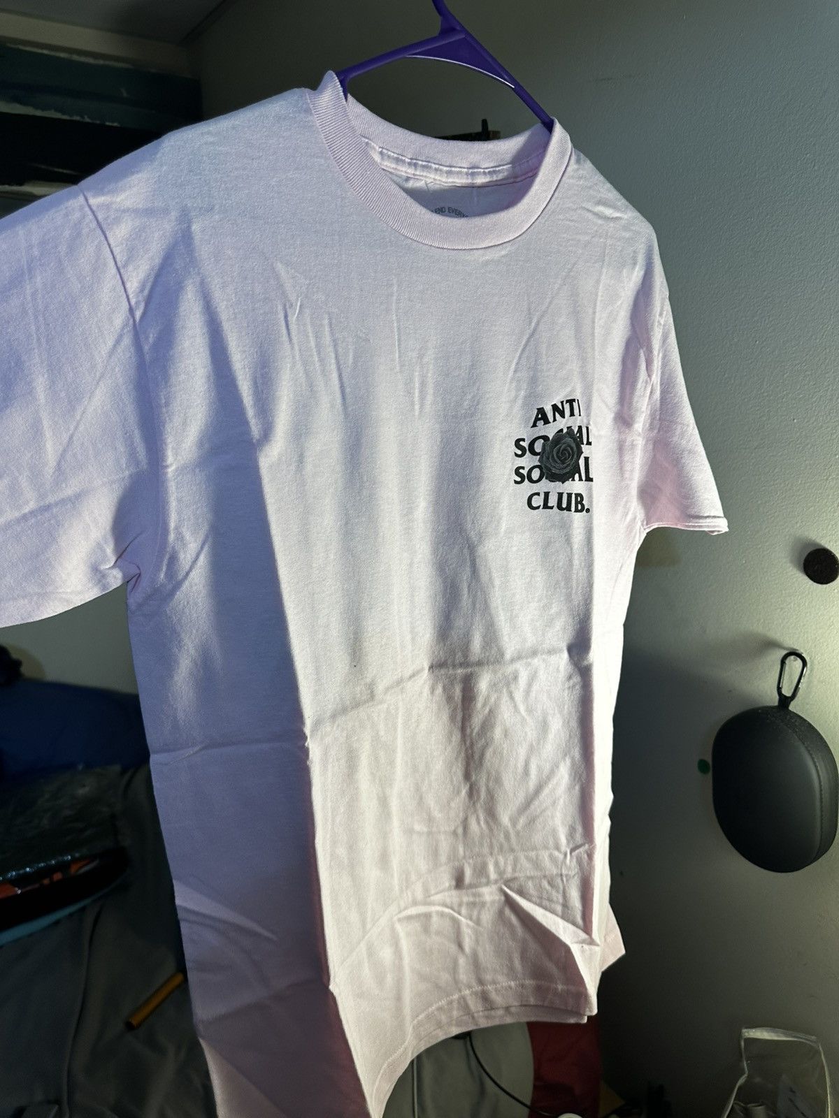 Anti Social Social Club × Designer PINK WITH BLACK ROSES ANTISOCIAL TEE Size US M / EU 48-50 / 2 - 2 Thumbnail