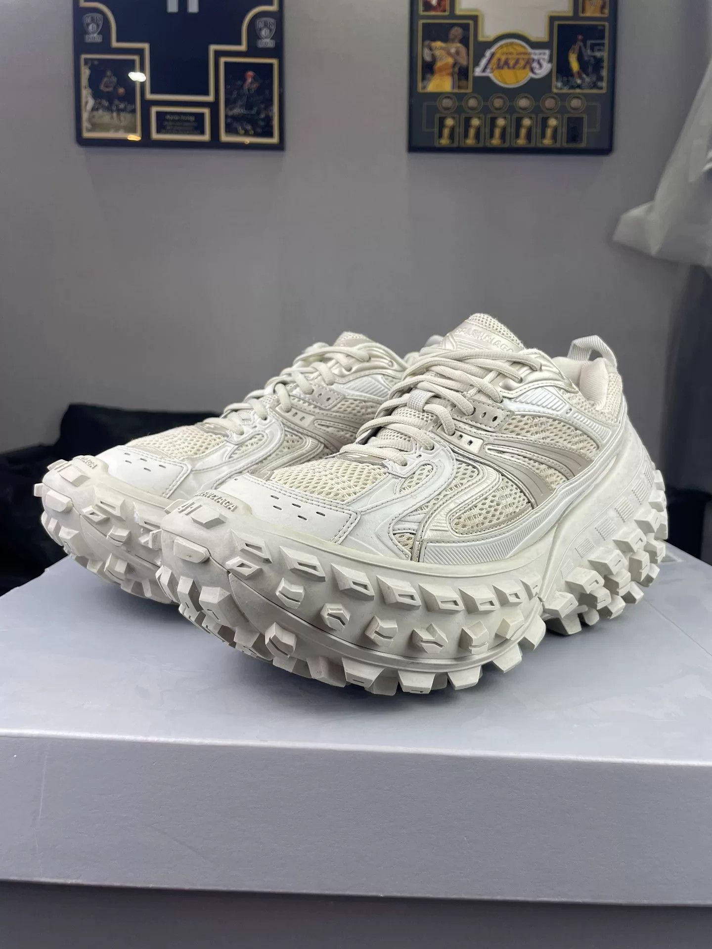 Balenciaga Balenciaga Brown Lowtop Sneakers 8.5 Men Size US 8.5 / EU 41-42 - 1 Thumbnail