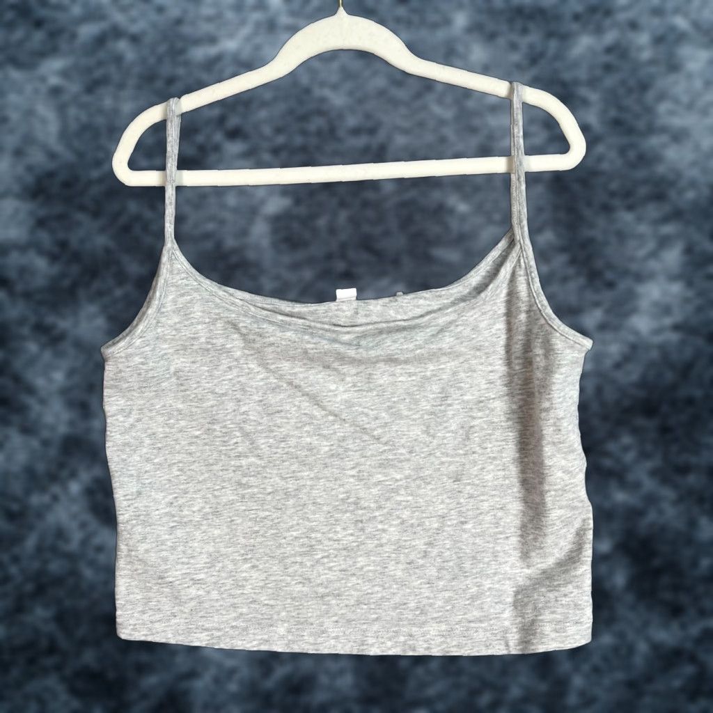 Uniqlo Uniqlo Womens Medium Gray Spaghetti Strap Crop Tank Top Cotton/Spandex Tank Women M Gray Casual Summer Vintage No Size M / US 6-8 / IT 42-44 - 1 Thumbnail