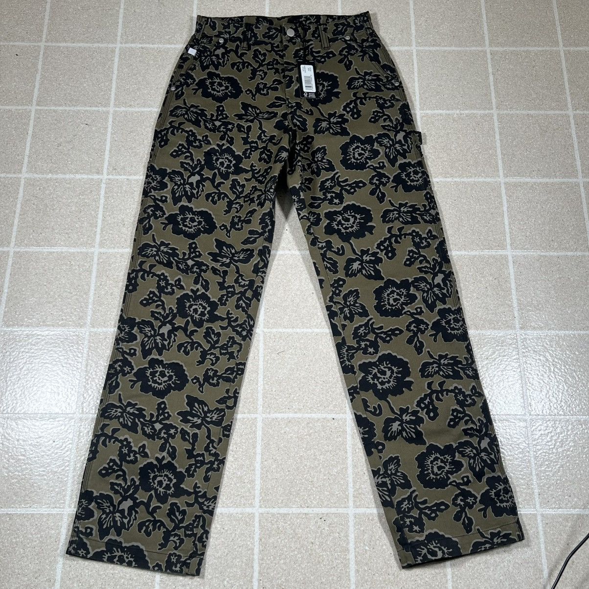 Dickies Dickies Camo Floral Print Carpenter Pants 28x32 NWT Green Size US 28 / EU 44 - 1 Thumbnail