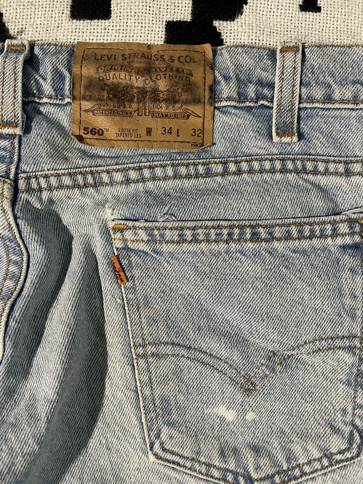 Levi's Vintage Levi’s 560 Loose Fit Tapered Leg 90s Jeans Pants Size US 34 / EU 50 - 9 Thumbnail