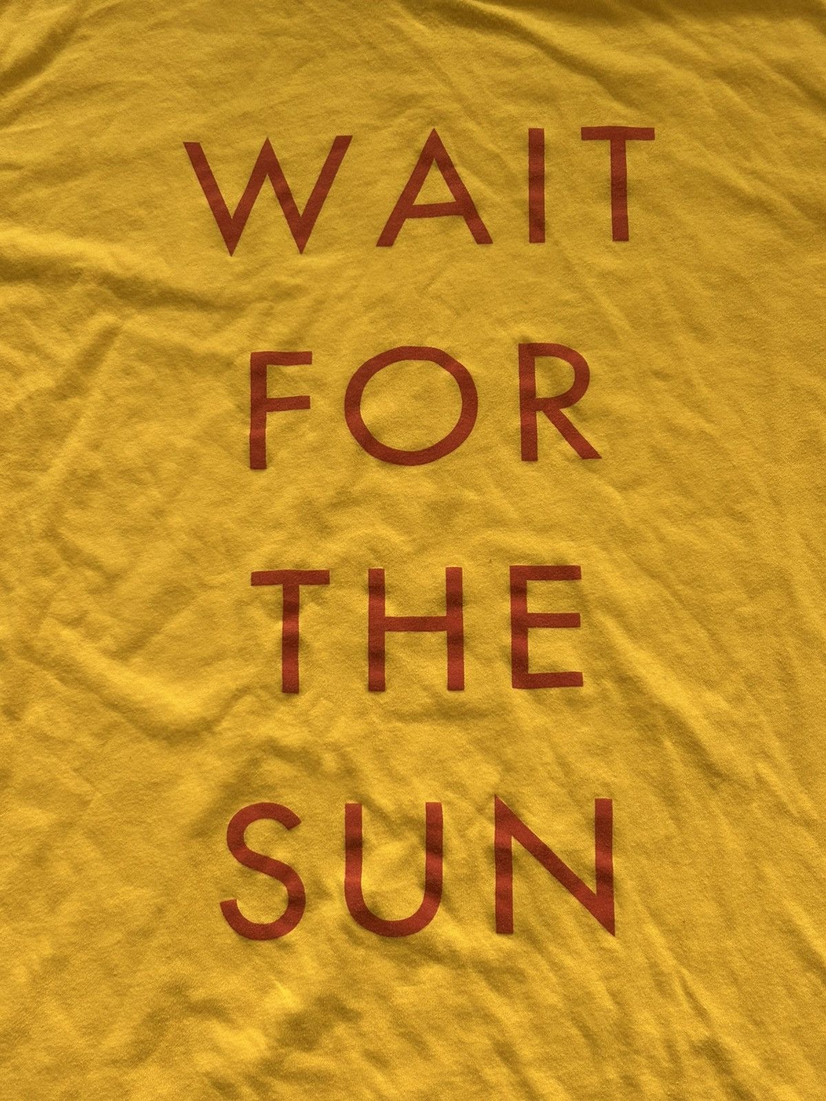 Vintage Yellow “WAIT FOR THE SUN” Graphic Tee – Size 2XL Size XXL / US 16-18 / IT 52-54 - 2 Thumbnail