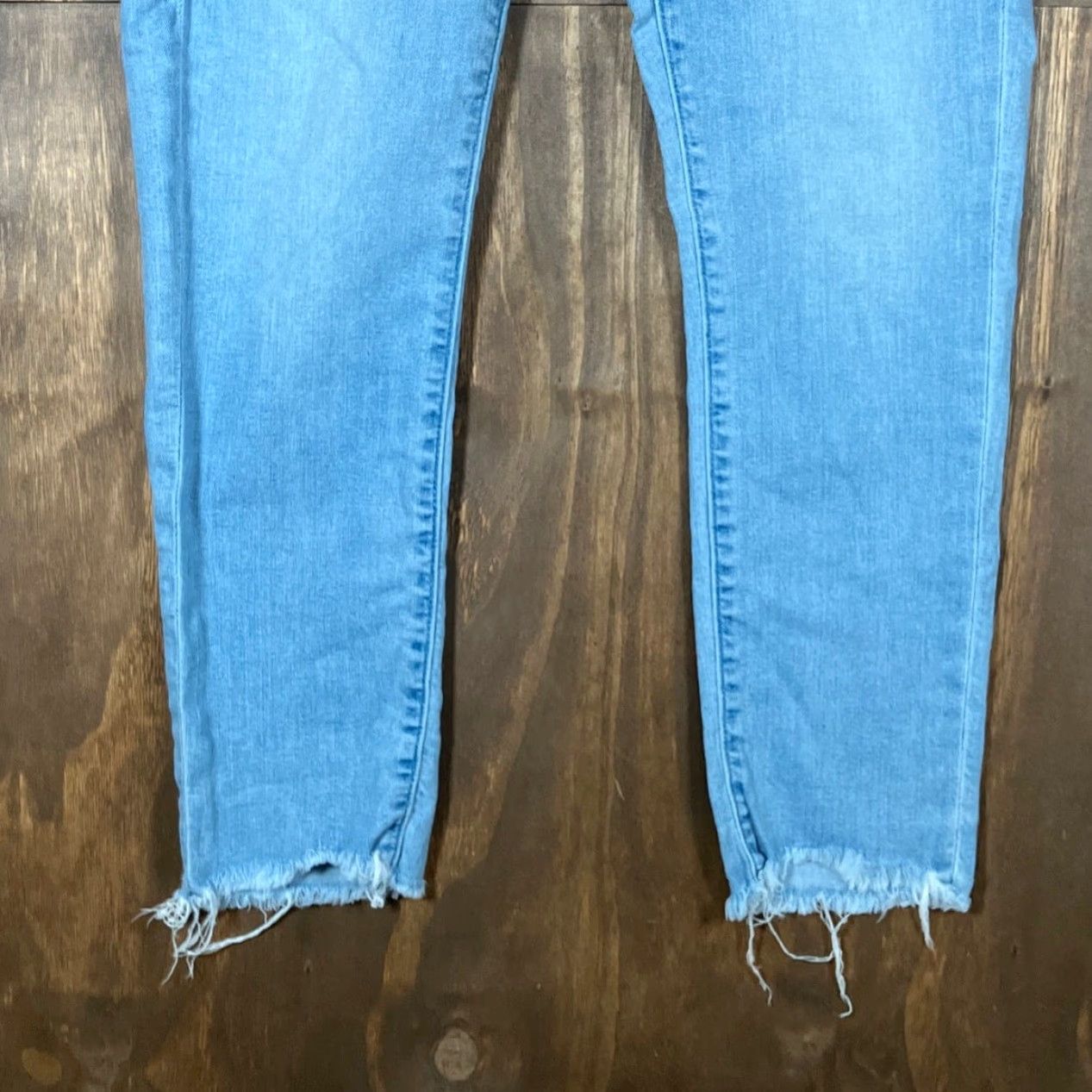 Loft LOFT Jeans Blue Denim High Waist Skinny Crop Pockets Raw Hems 28/6 Women’s Size 6 Regular Inseam 27 in Cotton Blend Stretch Button Zip Size 24" / US 00 / IT 34 - 3 Thumbnail