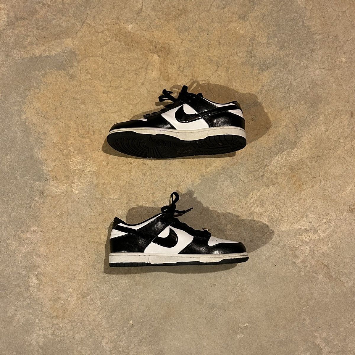 Japanese Brand × Nike Nike Dunk Low SE World Champs Black/White 2022 US 8 Size US 8 / EU 41 - 2 Thumbnail