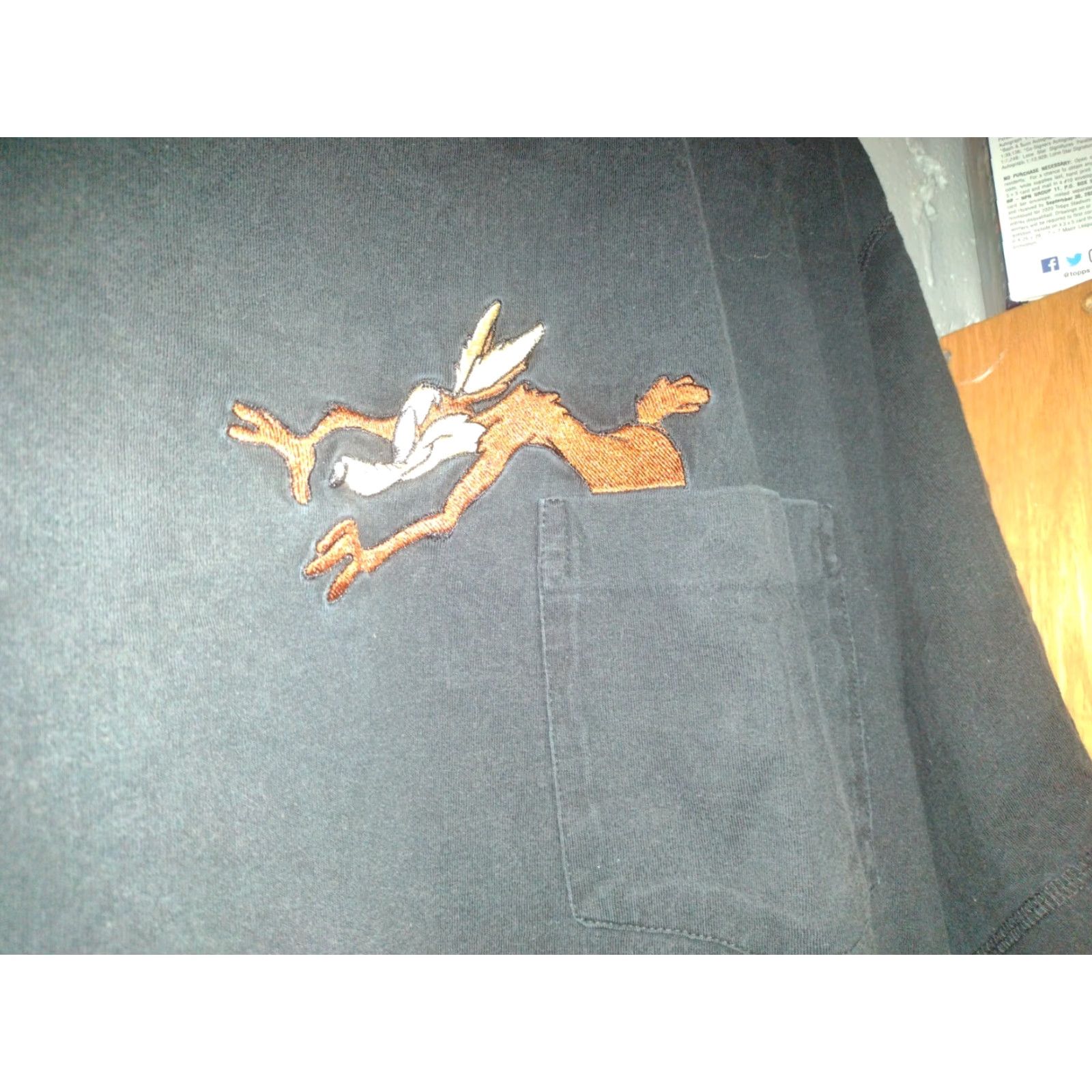 Vintage VINTAGE Acme Looney Tunes T-Shirt Mens Large Black Road Runner Coyote Embroidered 90s Size US L / EU 52-54 / 3 - 3 Thumbnail
