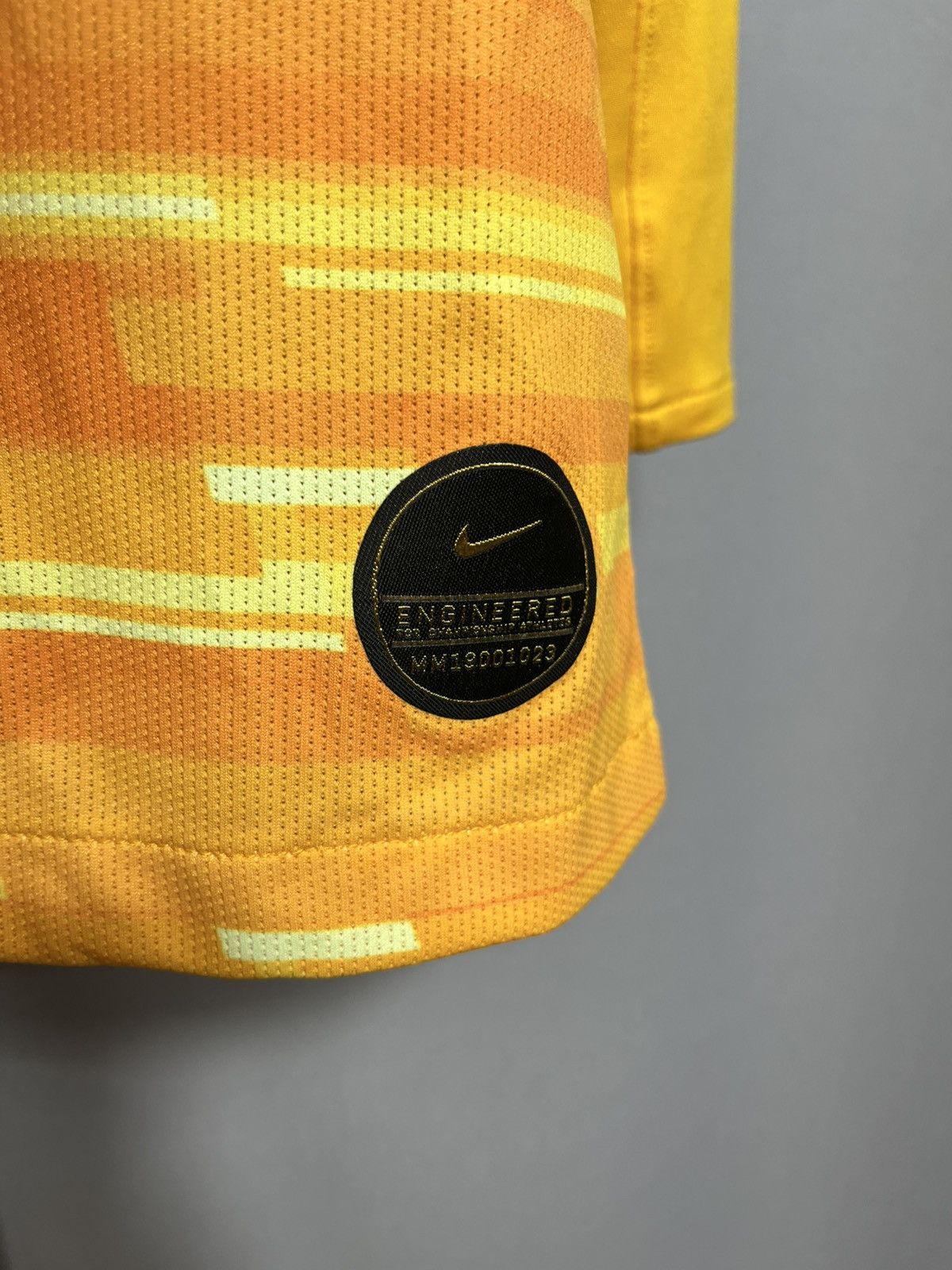 Nike Tottenham Hotspur Nike 2019 2020 Goalkeeper Shirt Jersey Size US L / EU 52-54 / 3 - 4 Thumbnail