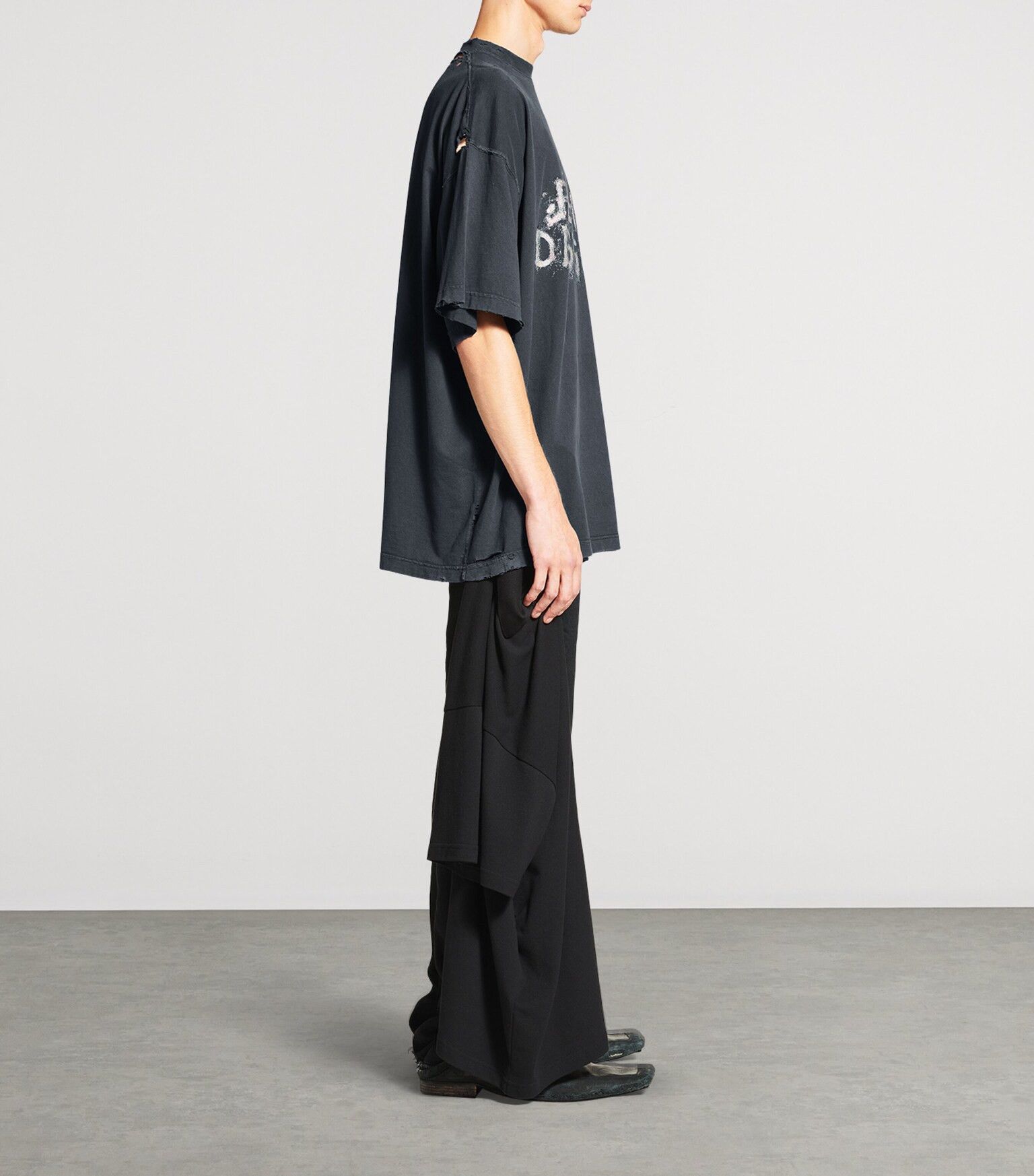 Balenciaga o1w1db10526 555 / Fashion Designer Oversized T-Shirt Black Size US S / EU 44-46 / 1 - 4 Thumbnail