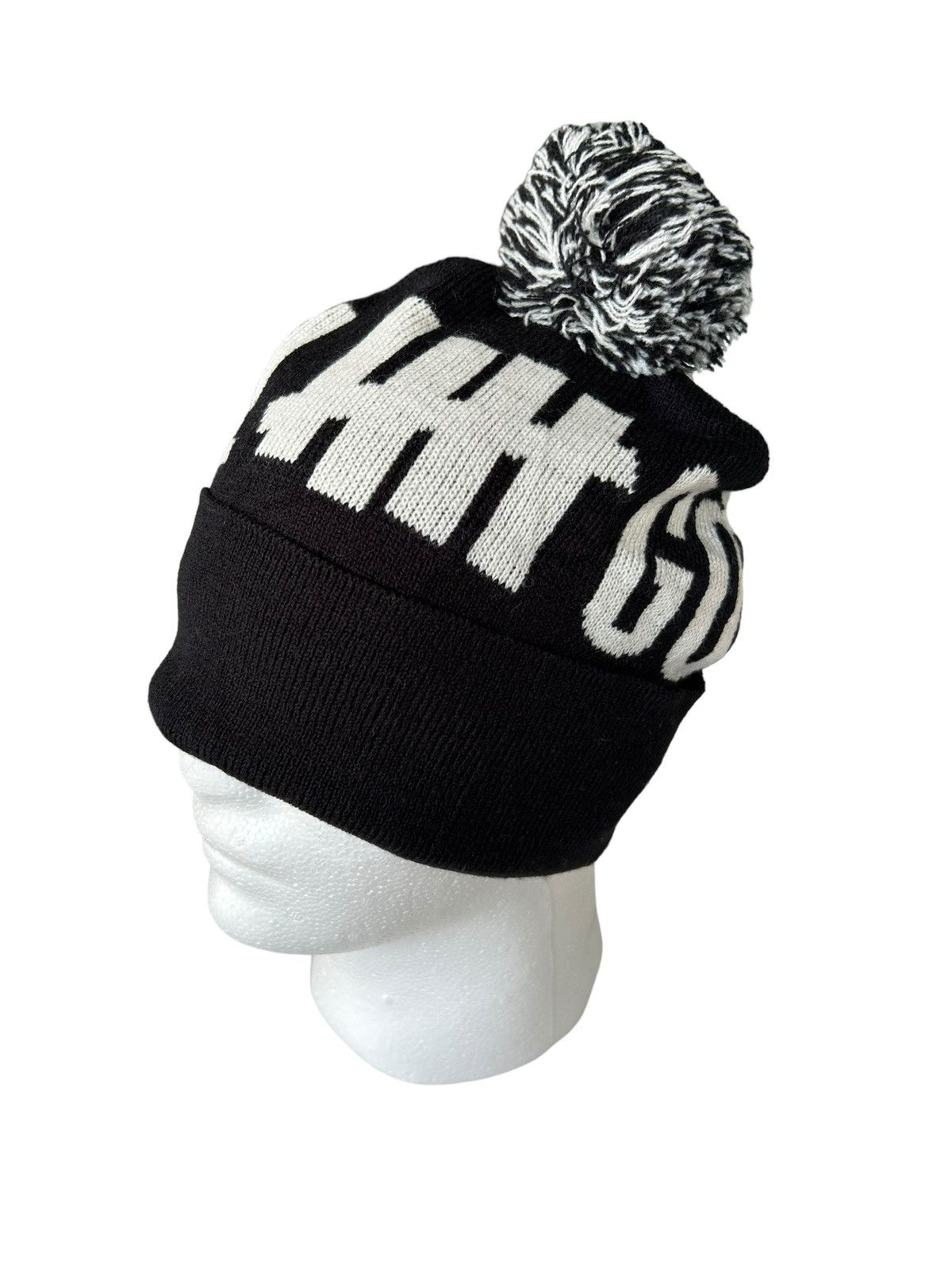 Undefeated UNDEFEATED UNDFTD Big Logo Beanie Hat🔥🔥 Size ONE SIZE - 2 Thumbnail