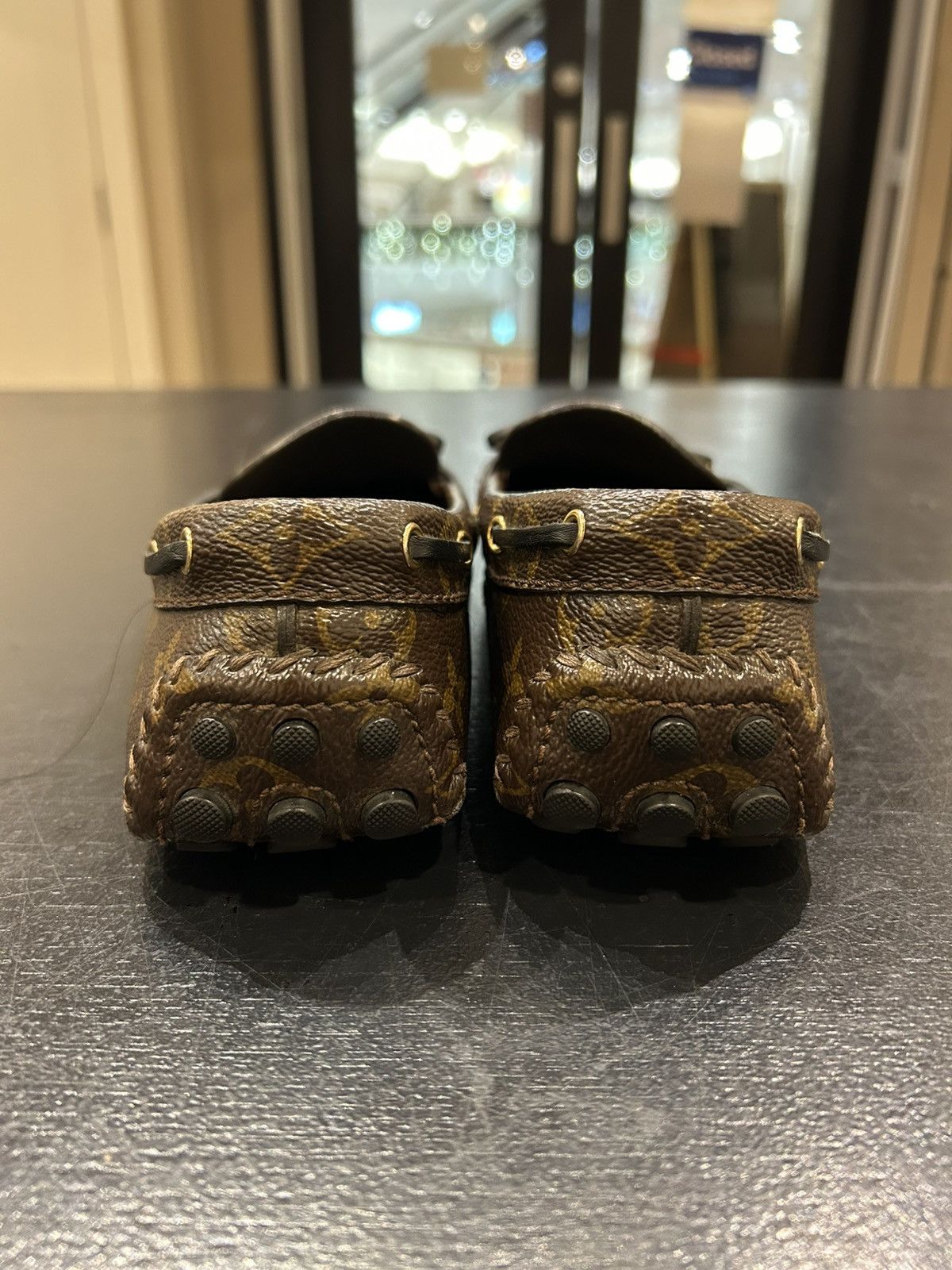 Louis Vuitton Louis Vuitton Monogram Loafers Size US 7 / EU 40 - 6 Thumbnail