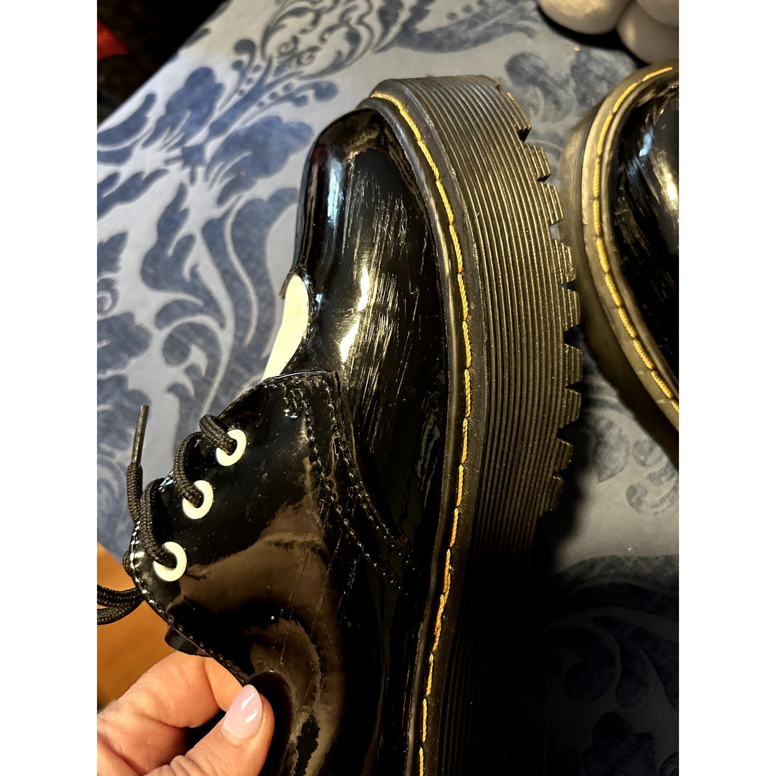 Dr. Martens Dr Martens x Hello Kitty Patent Leather size 9/EU 41 Size US 9 / IT 39 - 7 Thumbnail
