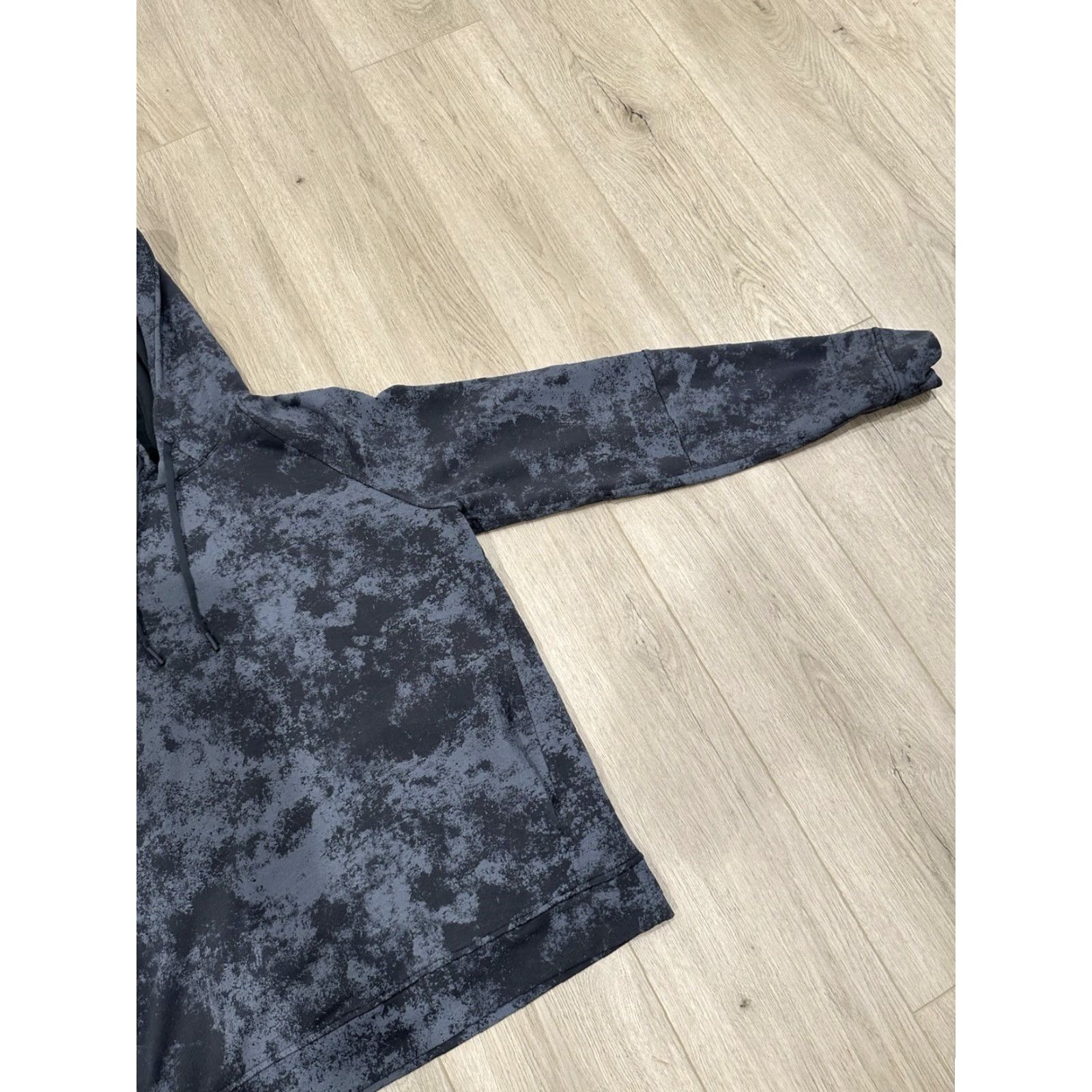Lululemon Lululemon Hoodie City Camouflage Pullover Gray Large L Men Regular Fit Size US L / EU 52-54 / 3 - 2 Thumbnail