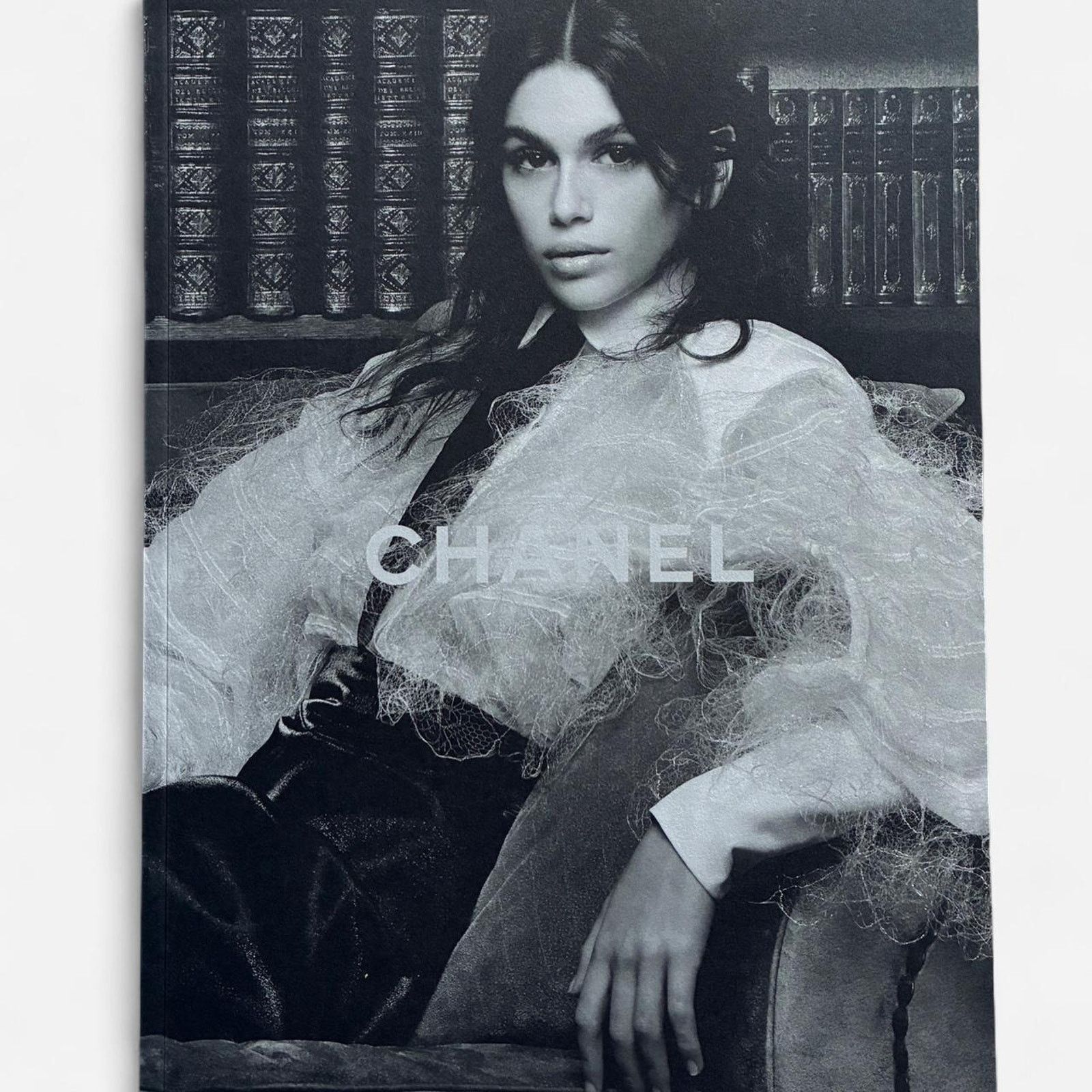 Chanel Chanel S/S 2018 look book catalog PHOTOS BY KARL LAGERFELD Size ONE SIZE - 1 Thumbnail